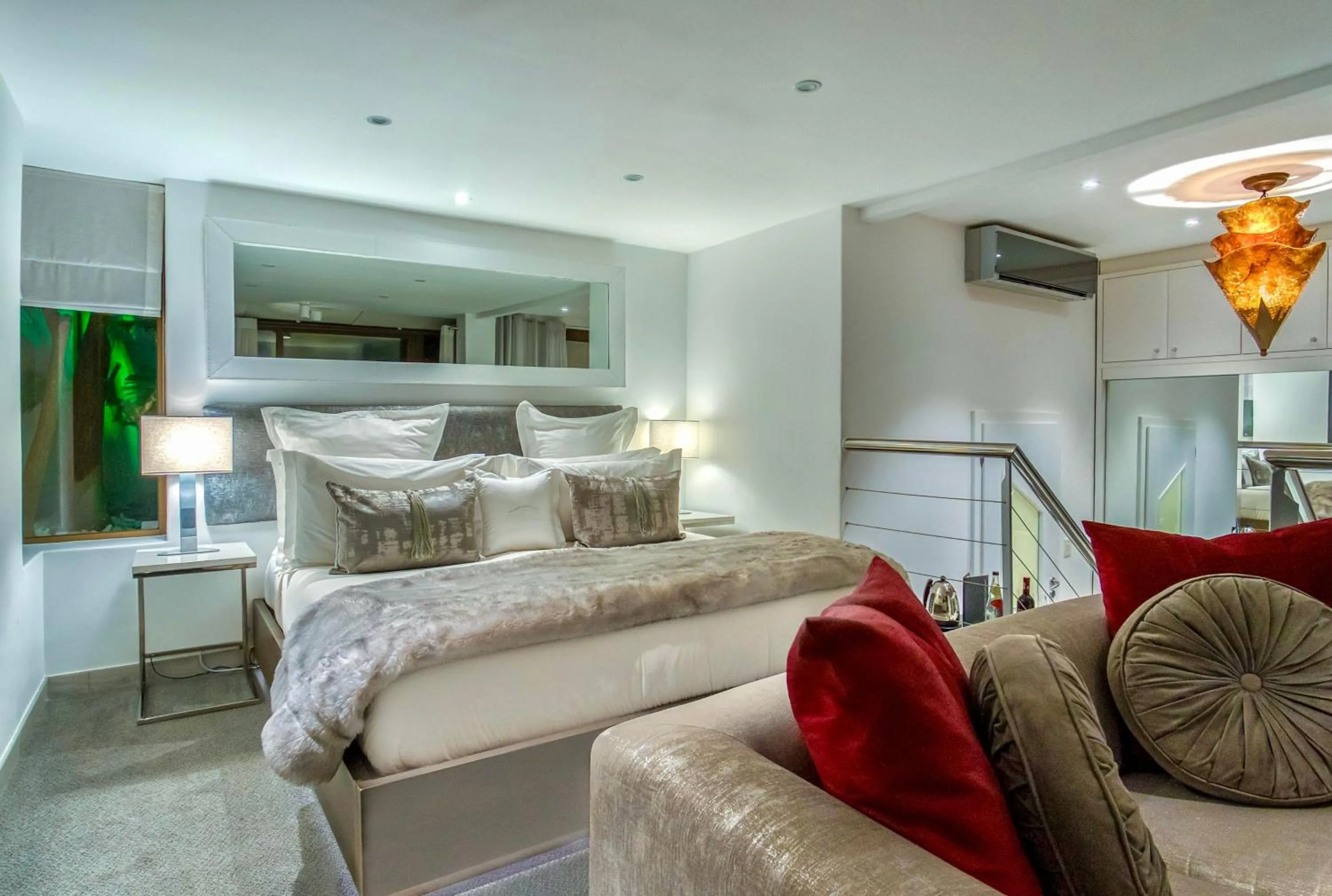 Seating area, Bed in Atlanticview Cape Town Boutique Hotel