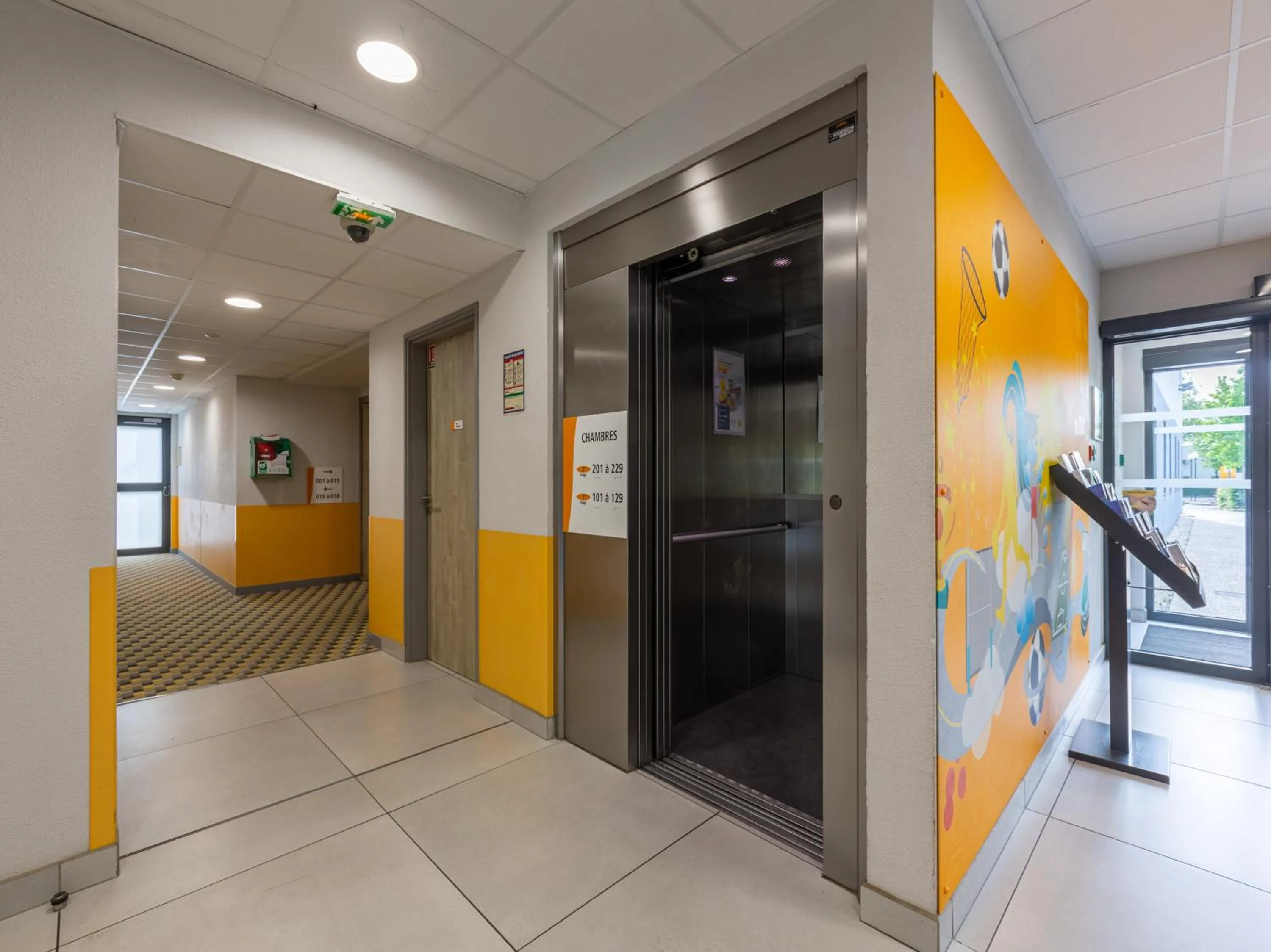 Property building in Première Classe Chartres Sud - Barjouville