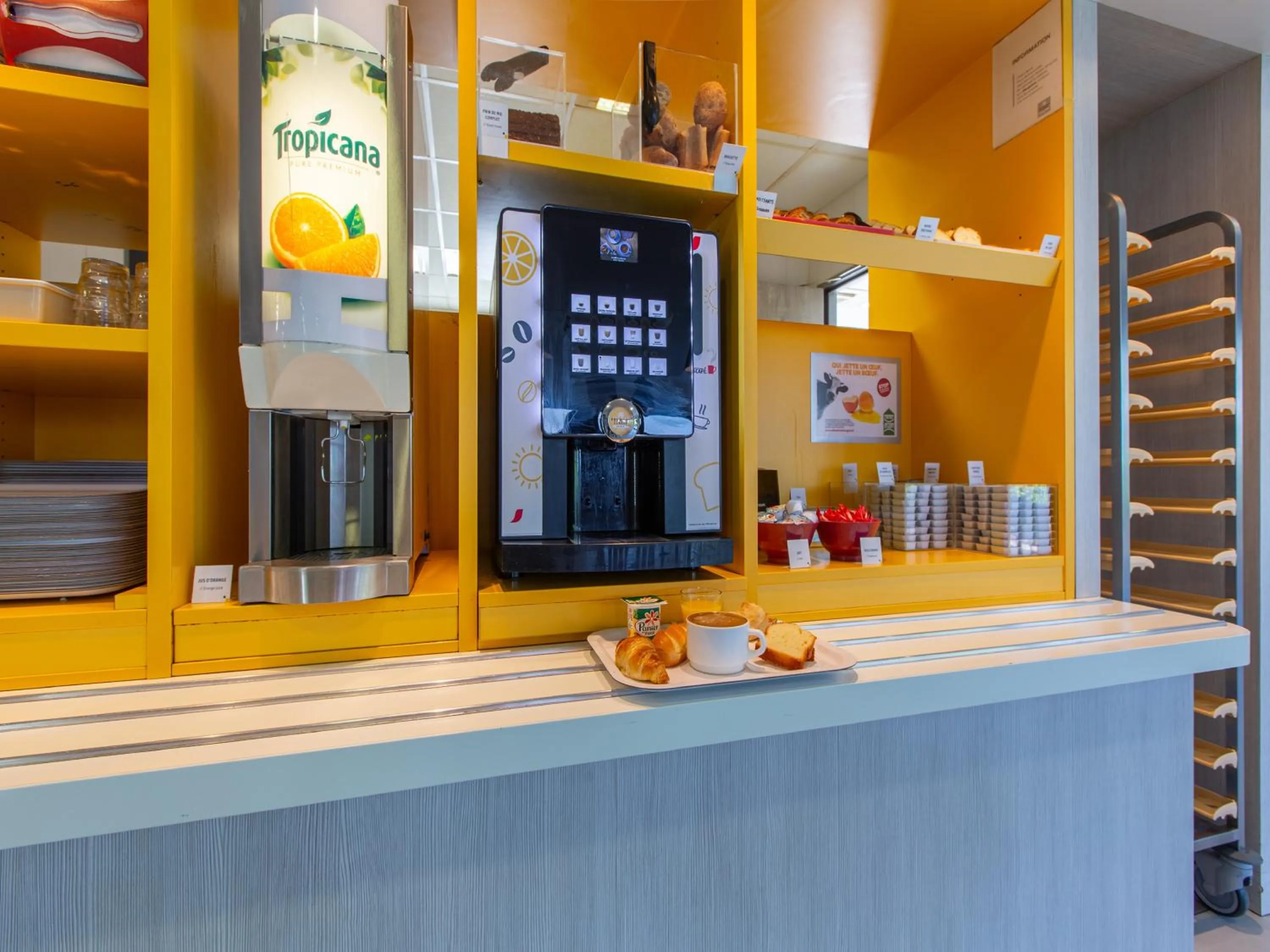 Breakfast in Première Classe Chartres Sud - Barjouville