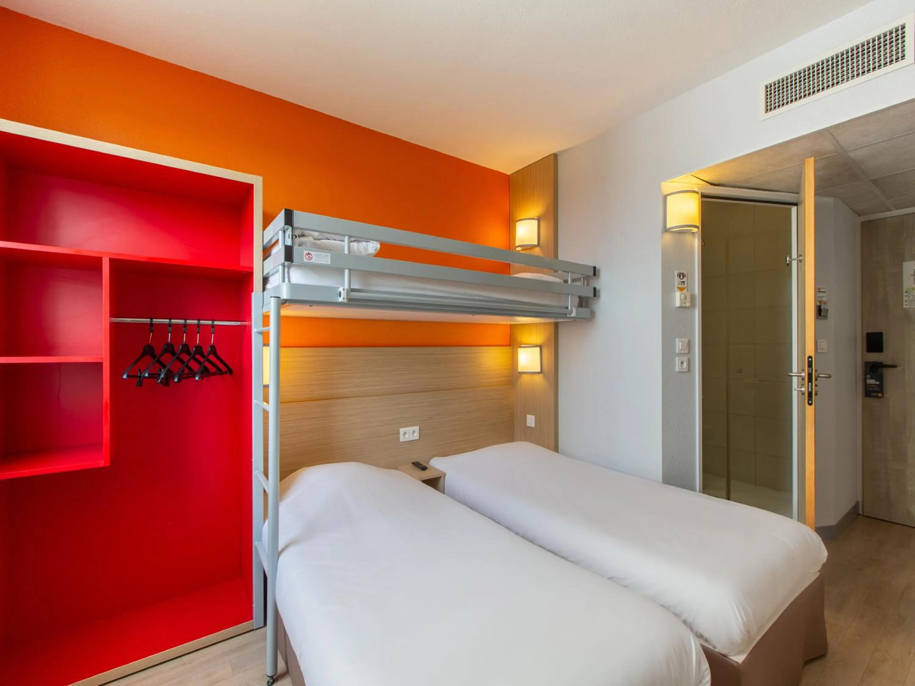 Bedroom, Bed in Première Classe Chartres Sud - Barjouville