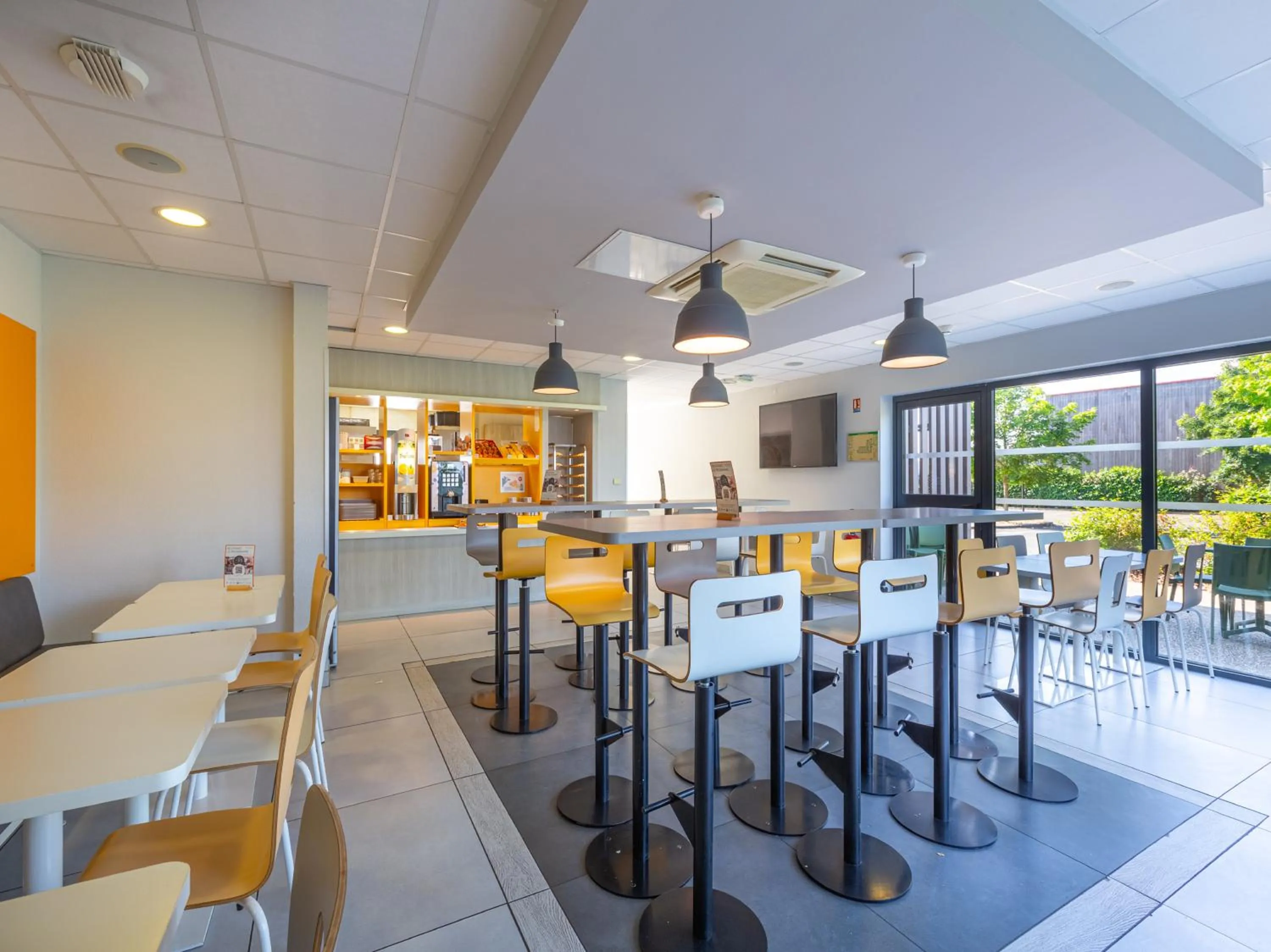 Breakfast in Première Classe Chartres Sud - Barjouville