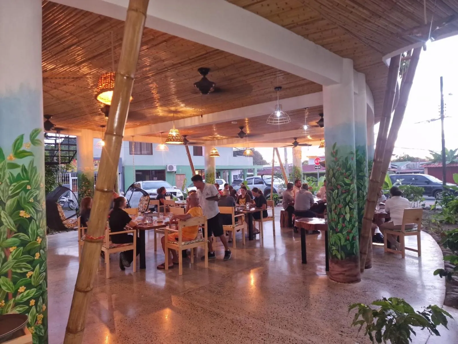 Restaurant/places to eat in Bonding Coffee Roaster Café & Hotel