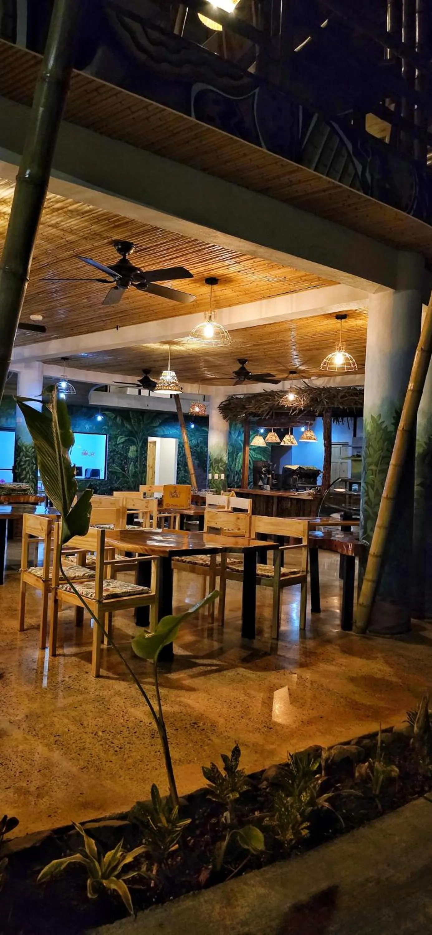 Restaurant/places to eat in Bonding Coffee Roaster Café & Hotel