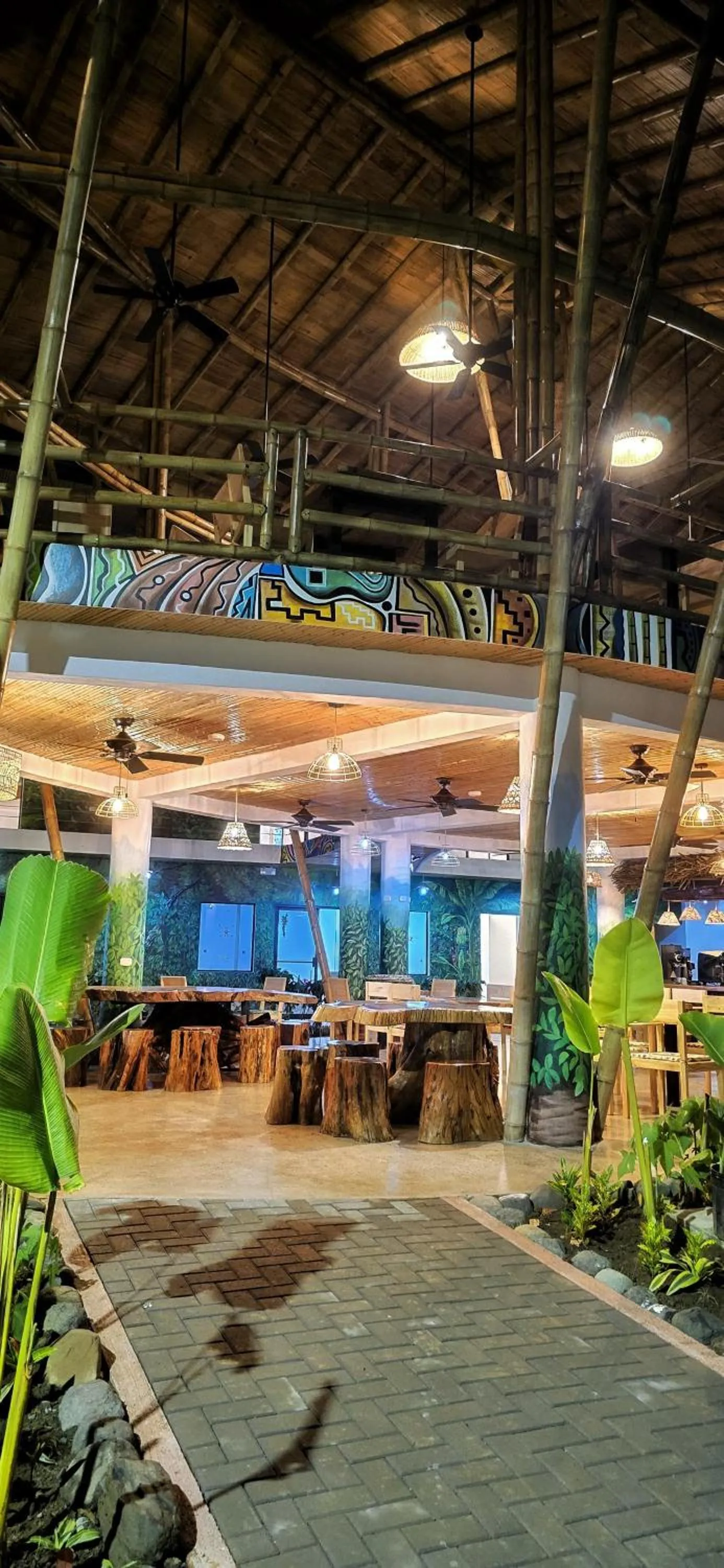 Restaurant/places to eat in Bonding Coffee Roaster Café & Hotel