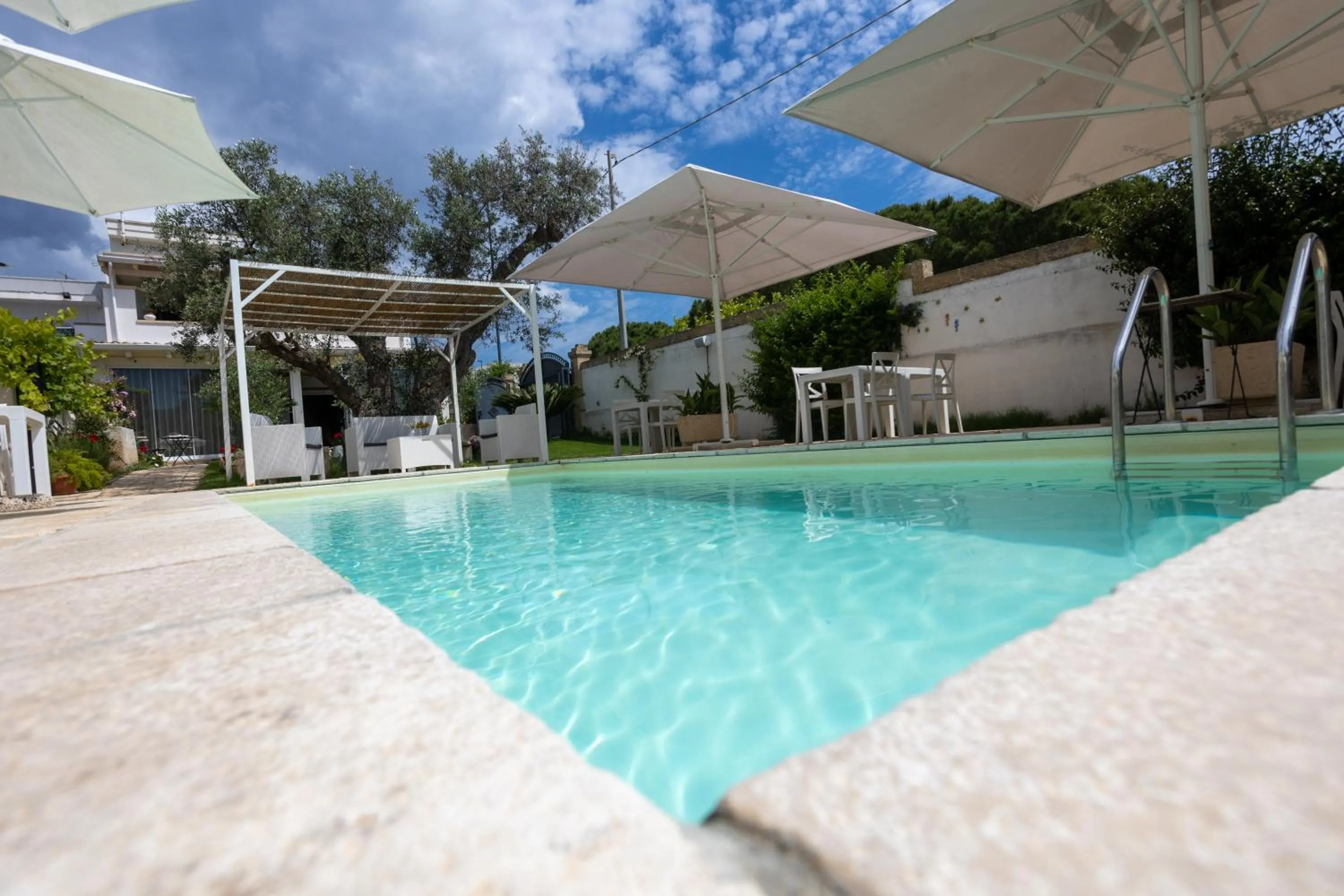 Swimming pool in B&B DonnaLina