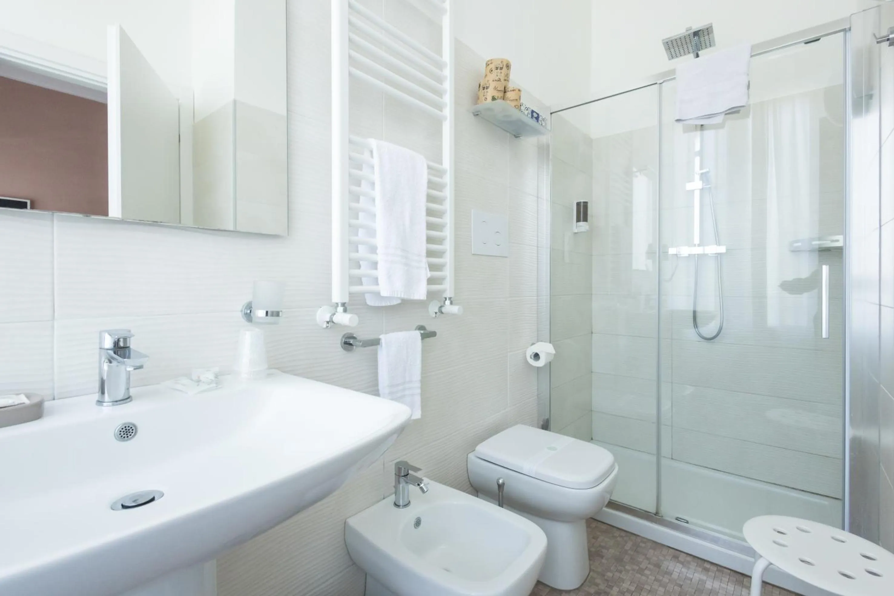 Shower in Garibaldi R&B