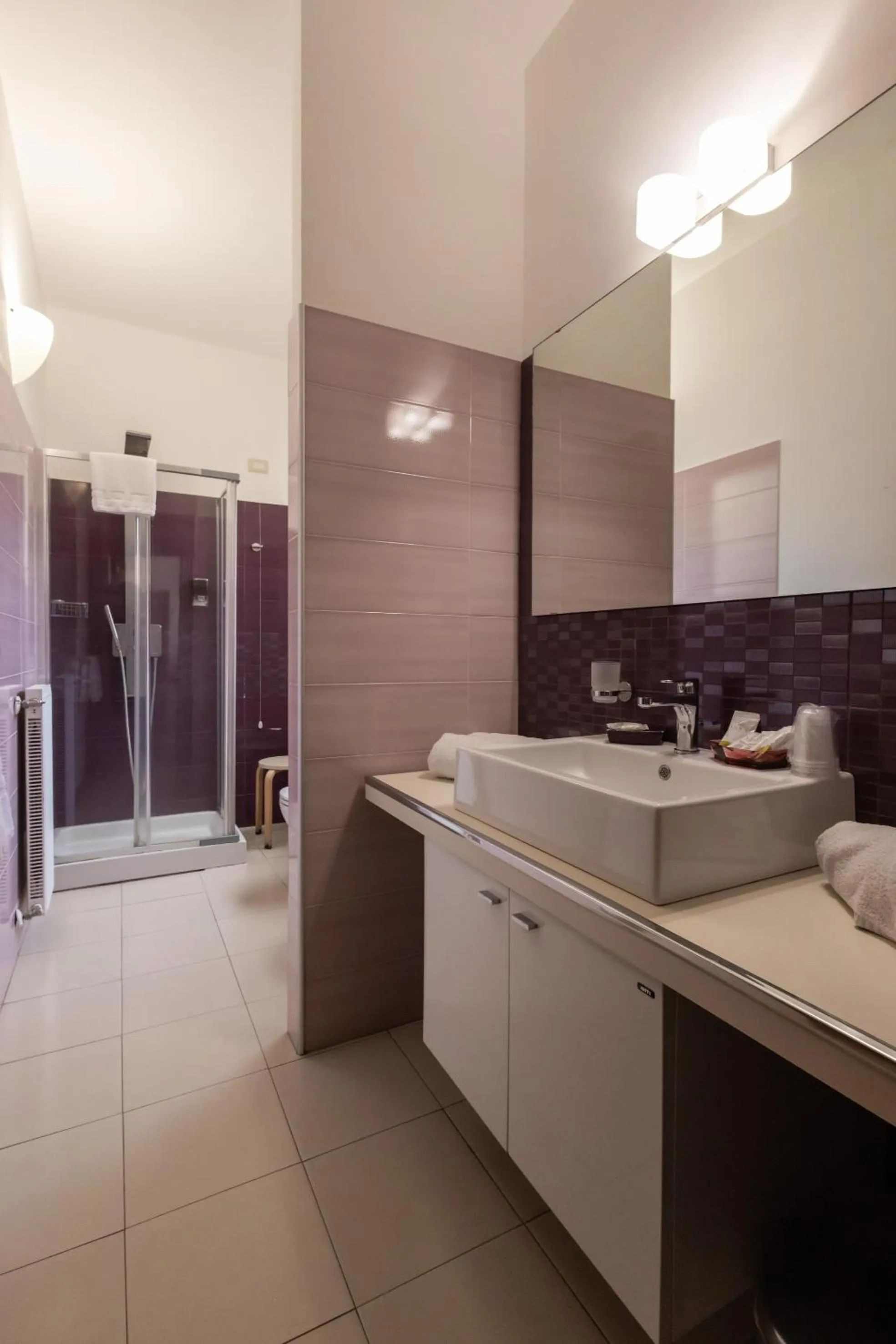 Bathroom in Garibaldi R&B