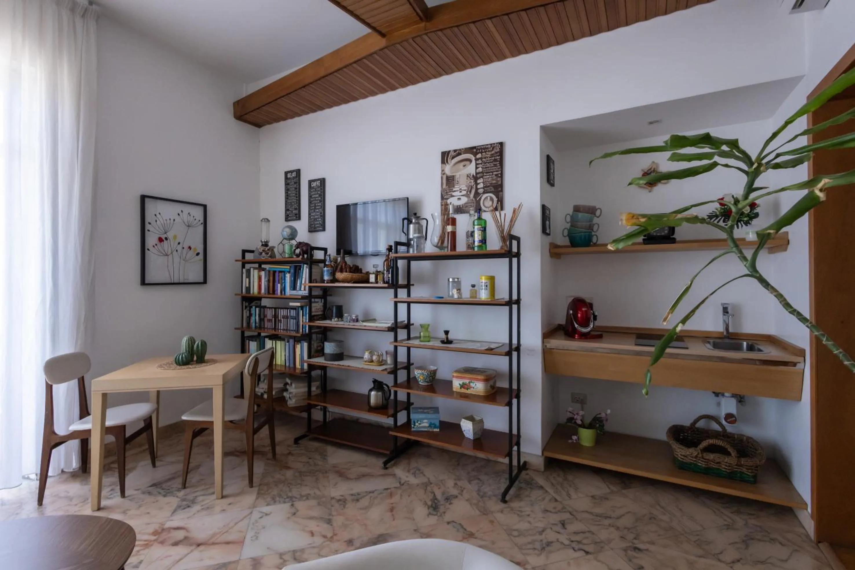 Communal lounge/ TV room in Garibaldi R&B