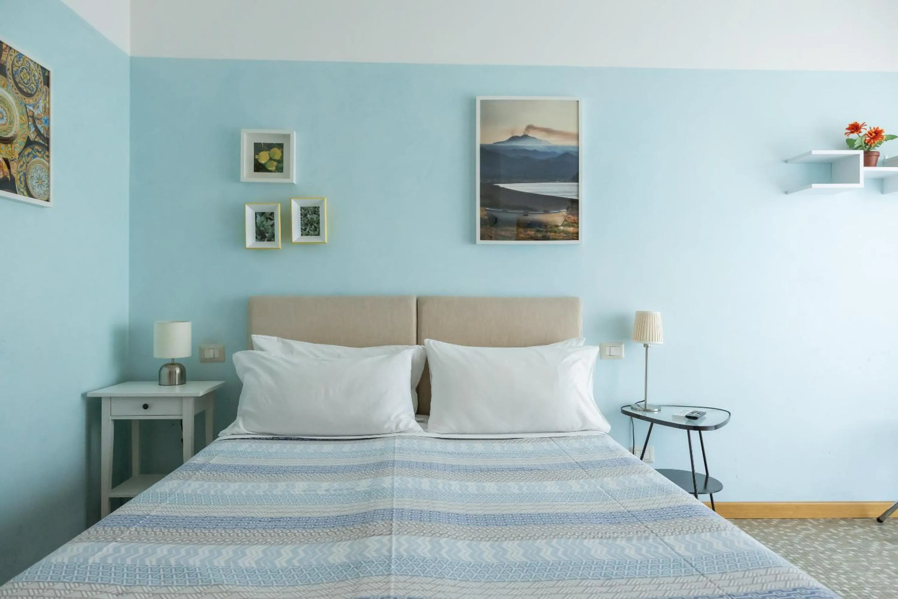 Bed in Garibaldi R&B