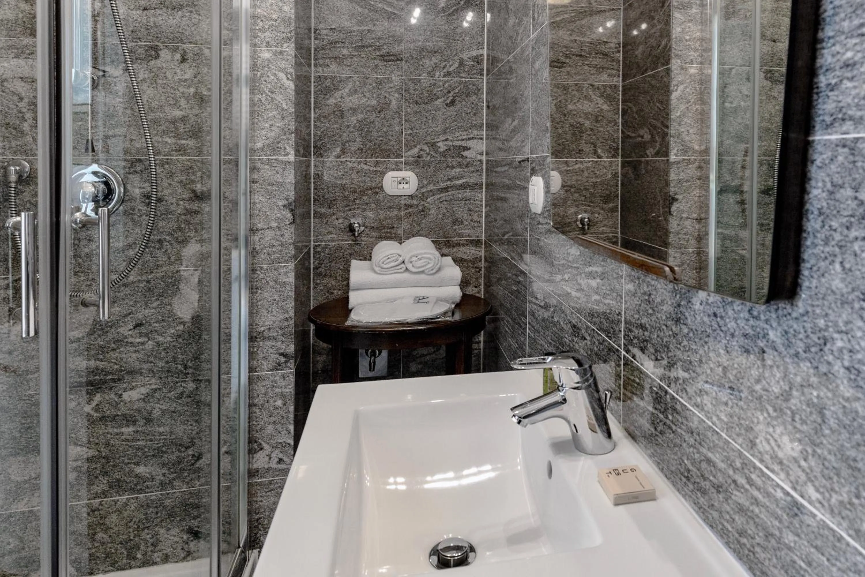 Bathroom in Aiello Suites Executive