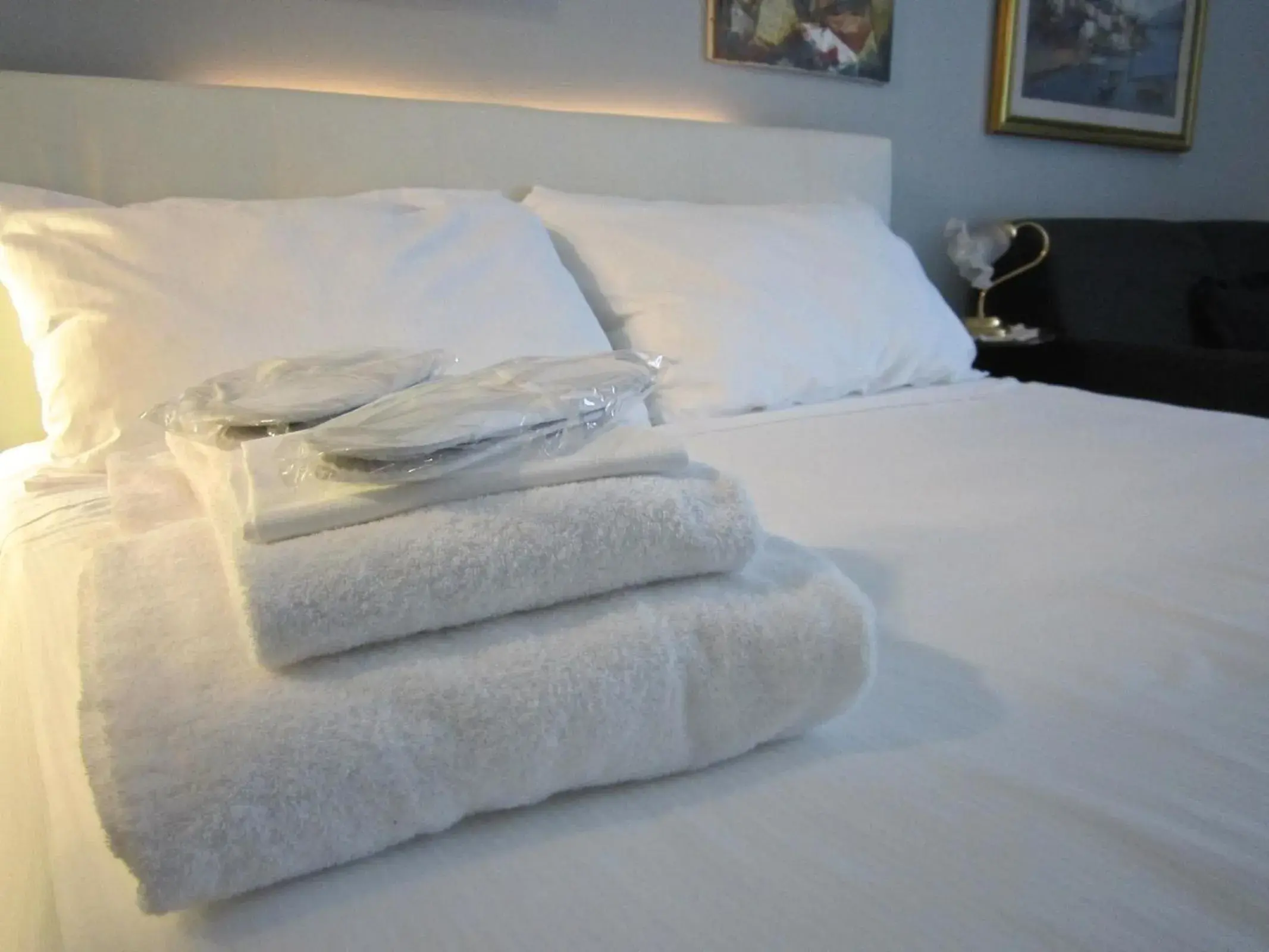 Bed in Aiello Suites Executive Bed in Aiello Suites Executive