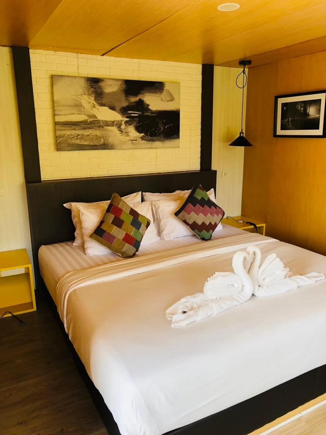 Photo of the whole room, Bed in Chick Resort Khao Kho