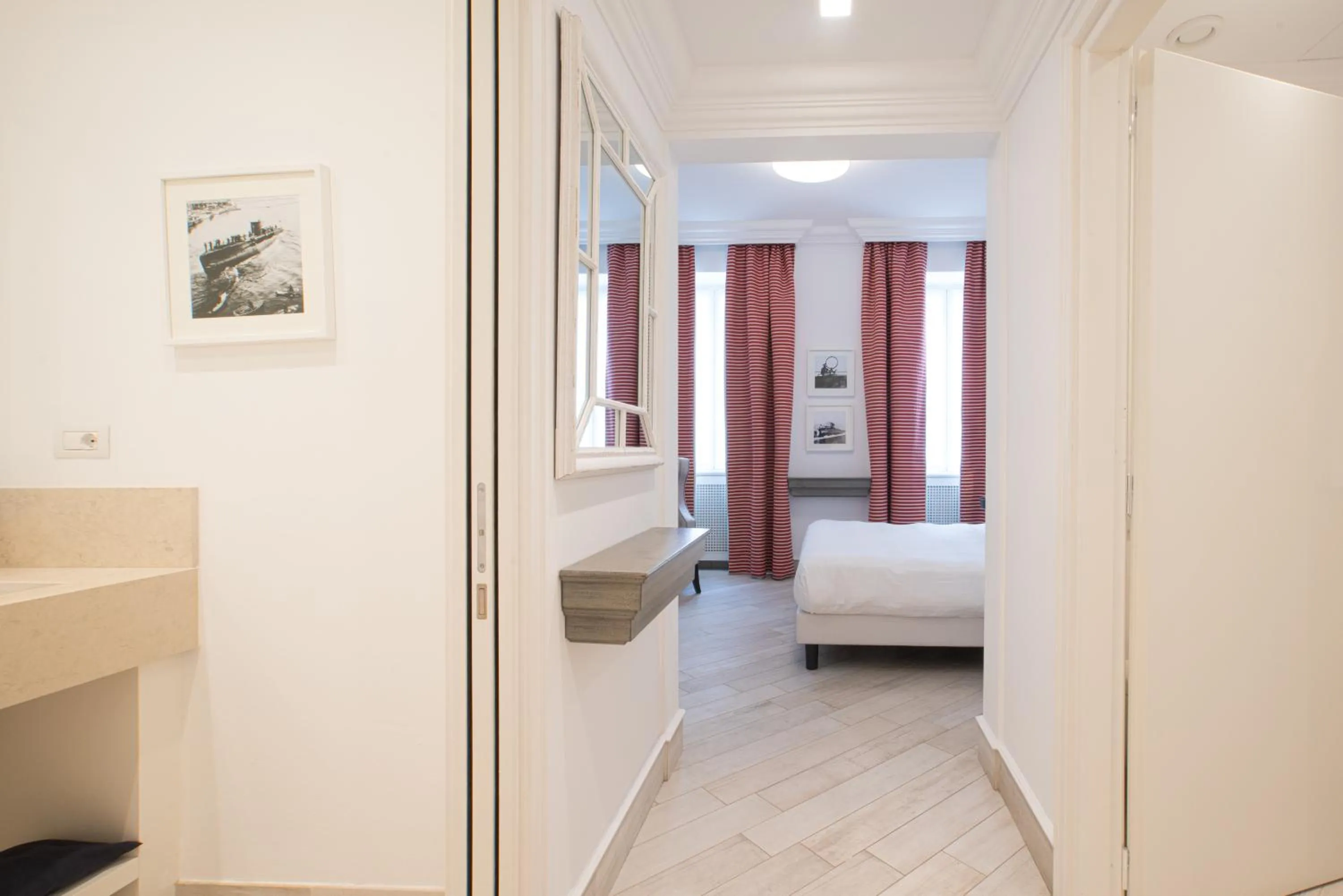 Decorative detail, Bed in Hotel Marina Charming Rooms