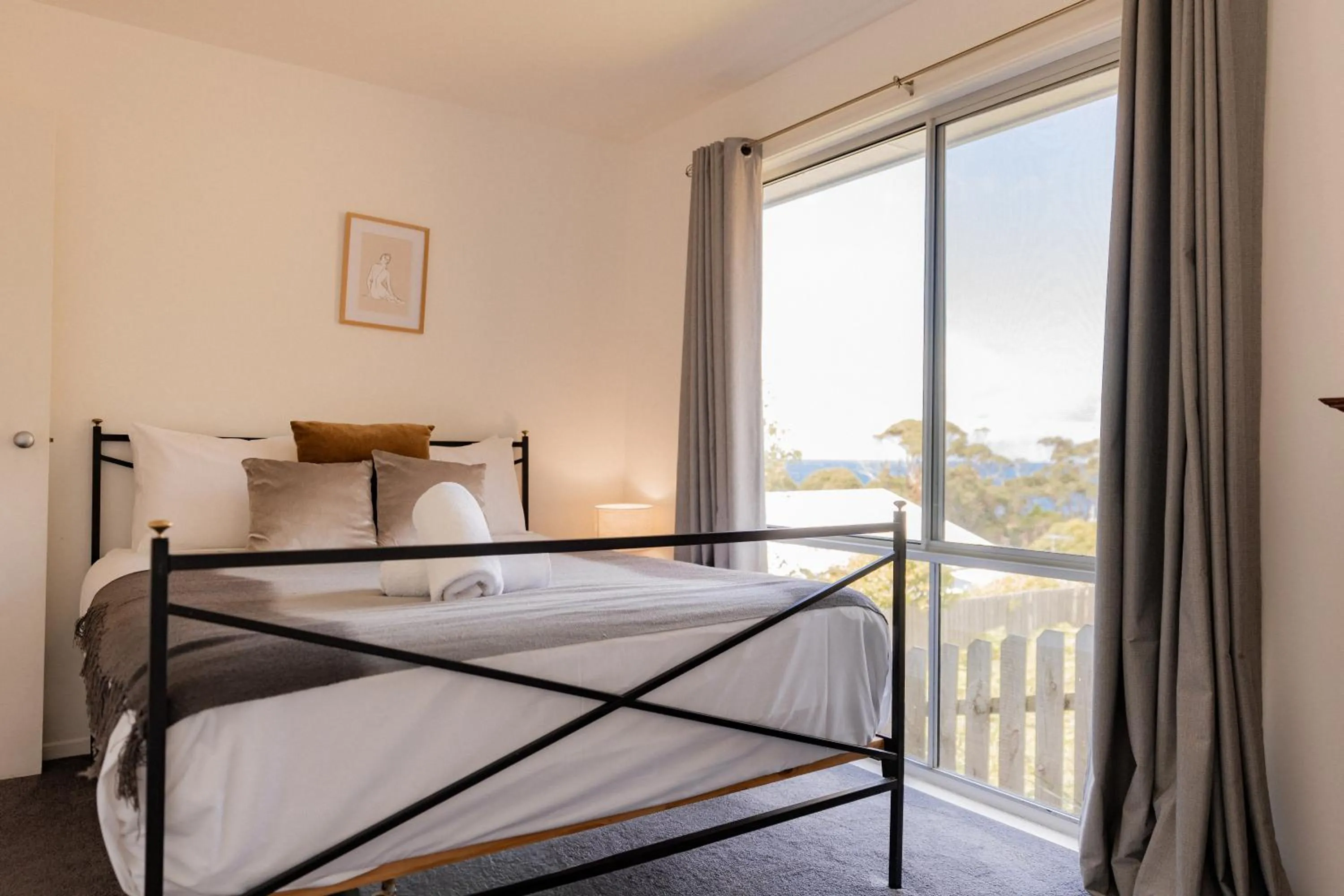 Bed in Suntrap Cove - you and the ocean