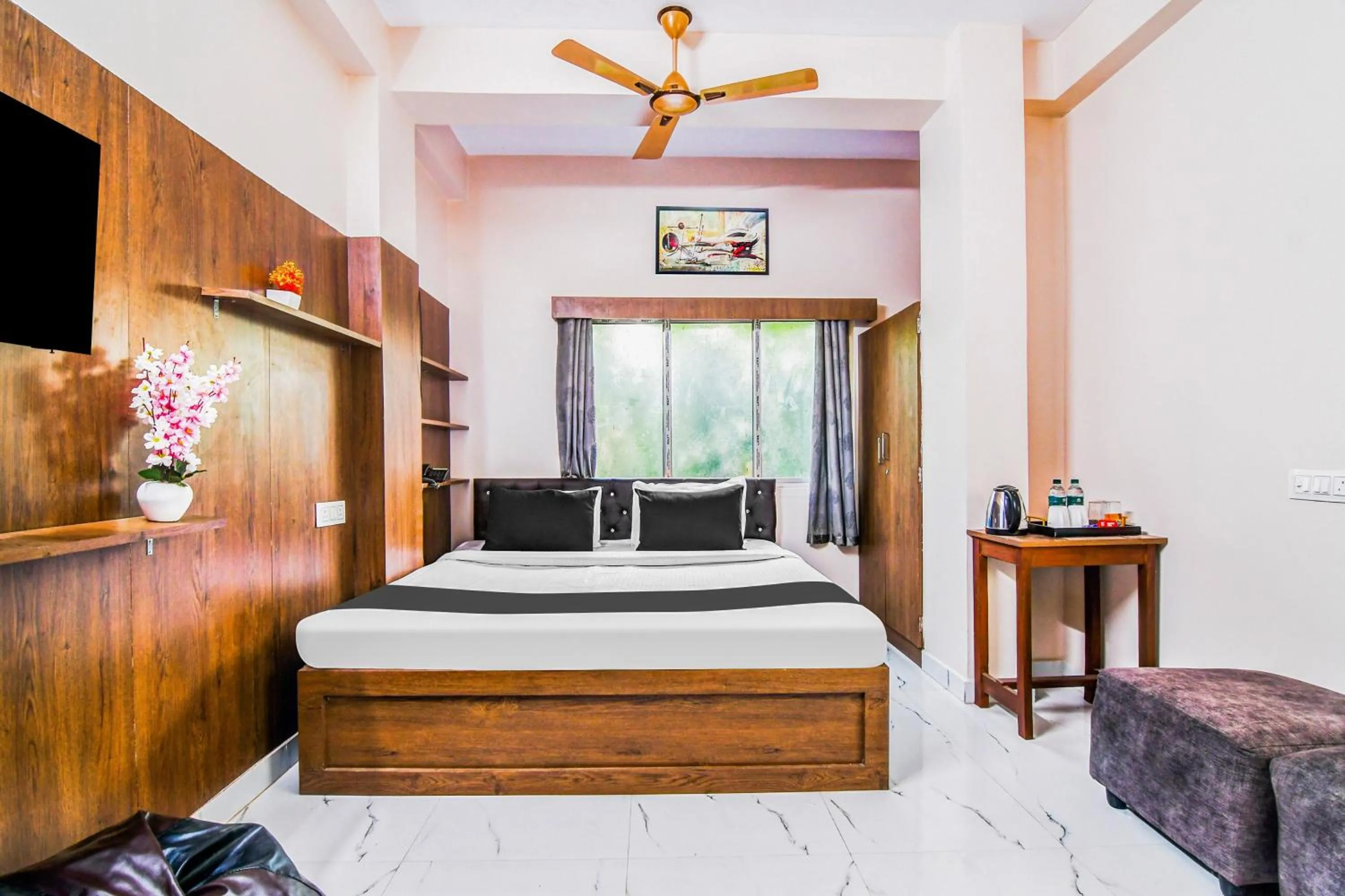 Bedroom, Bed in Super Hotel O Jessore Road Kolkata formerly Skyline Serenity