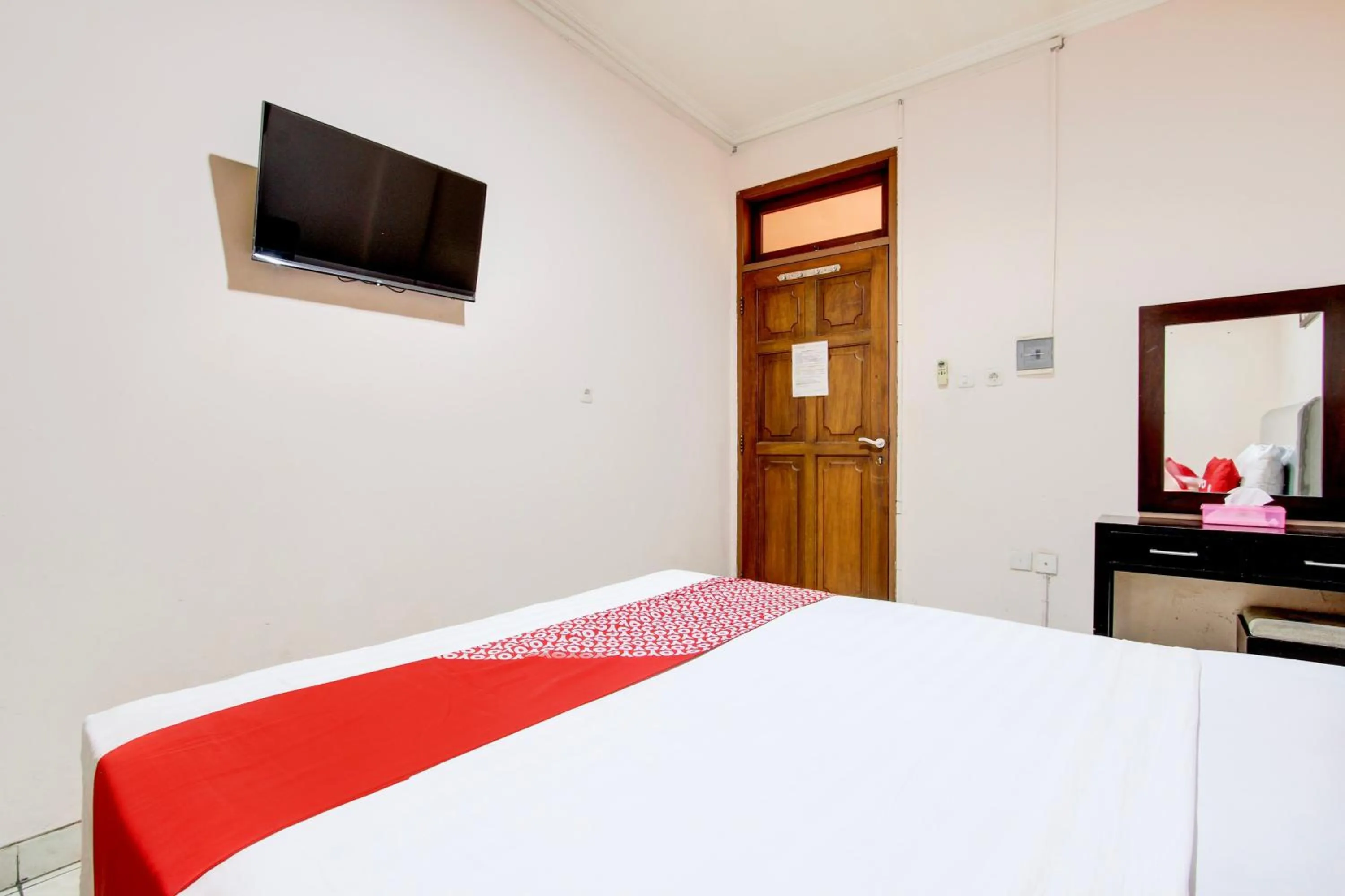 Bedroom, Bed in Collection O Simpang Lima Near Simpang Lima Semarang Formerly Hotel Eben Haezer