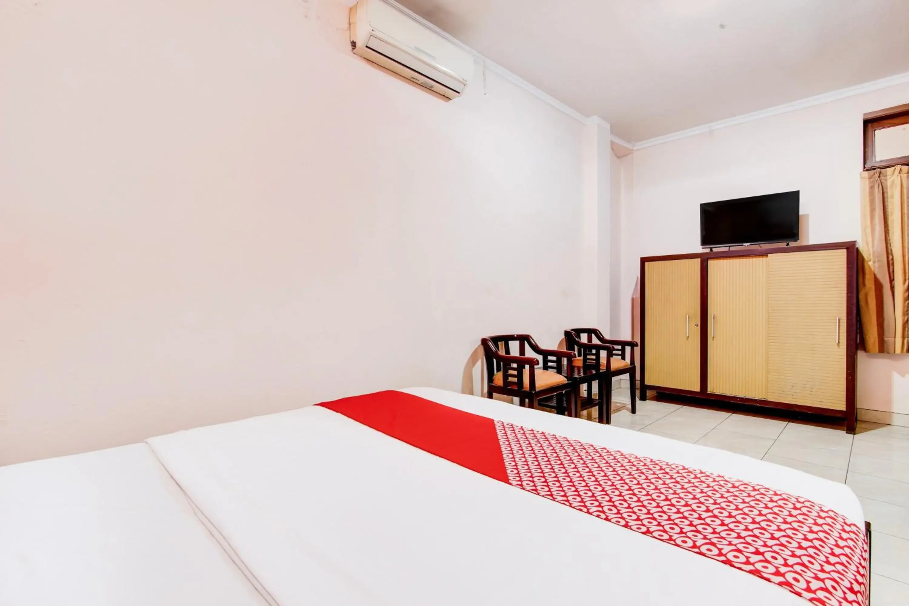 Bedroom, Bed in Collection O Simpang Lima Near Simpang Lima Semarang Formerly Hotel Eben Haezer Bedroom, Bed in Collection O Simpang Lima Near Simpang Lima Semarang Formerly Hotel Eben Haezer