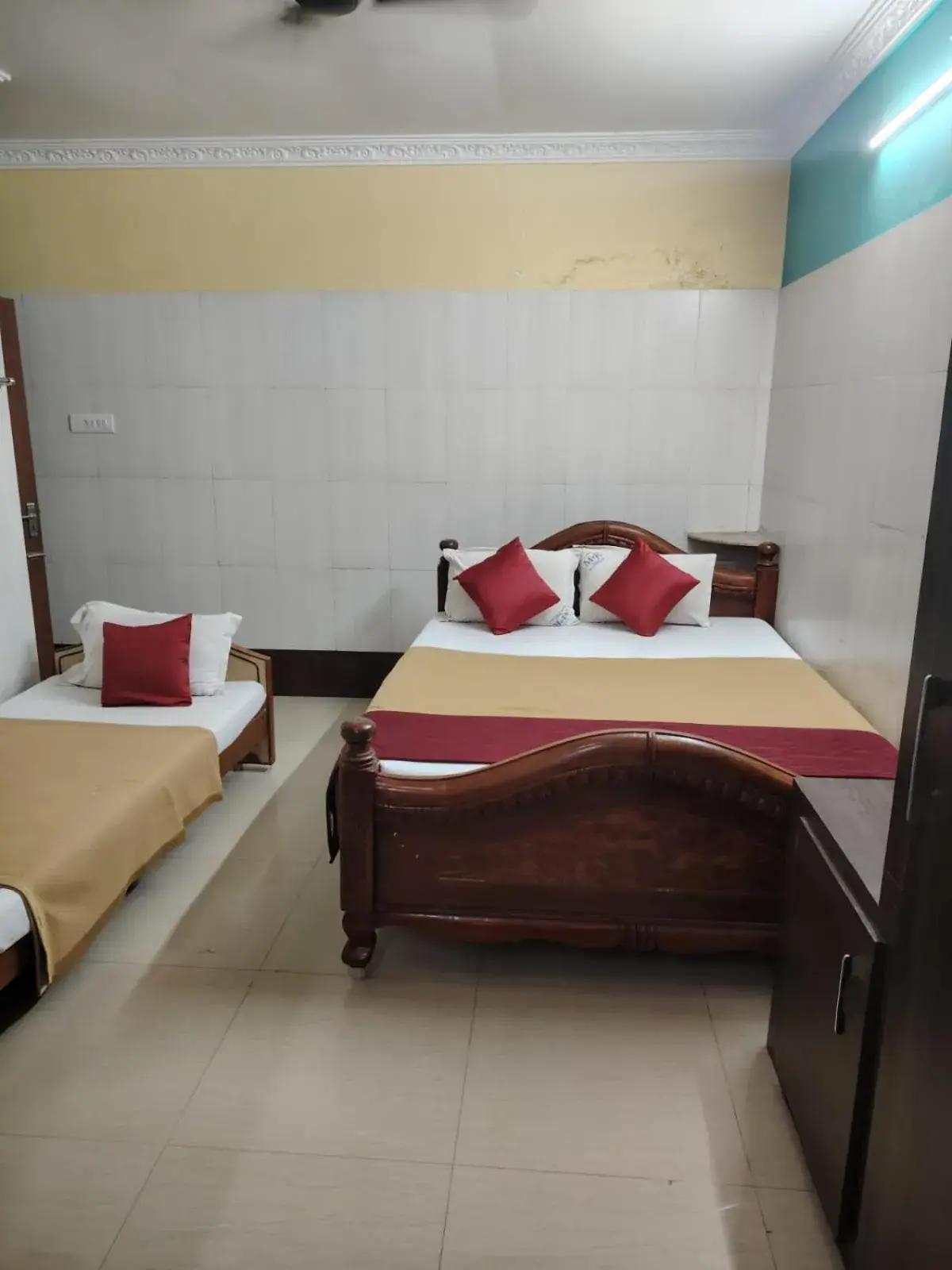 Bed in Malar Residencee Bed in Malar Residencee