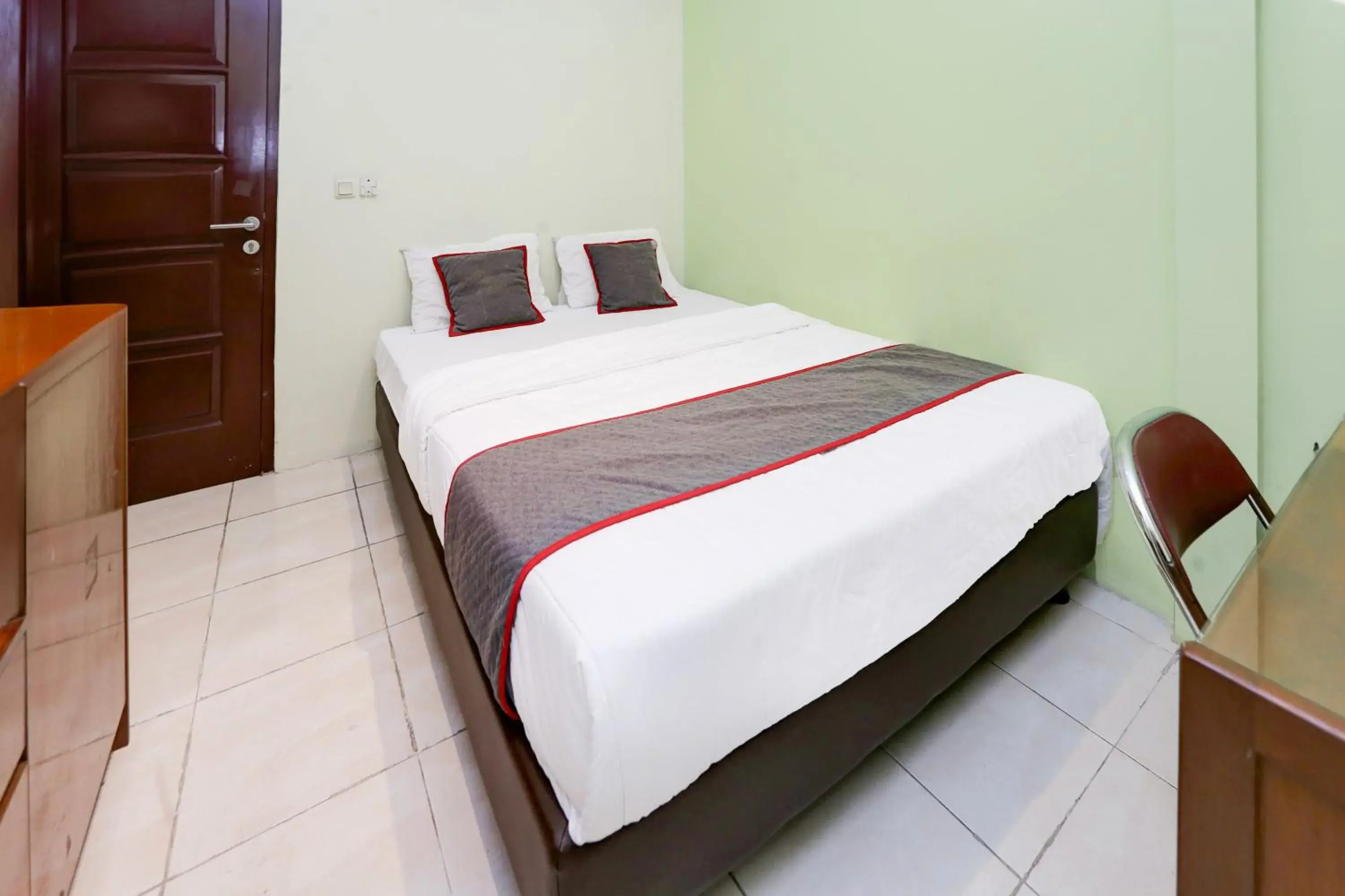 Bedroom, Bed in Hotel O Tangerang Near Supermall Karawaci Formerly Bromo 18 Bedroom, Bed in Hotel O Tangerang Near Supermall Karawaci Formerly Bromo 18