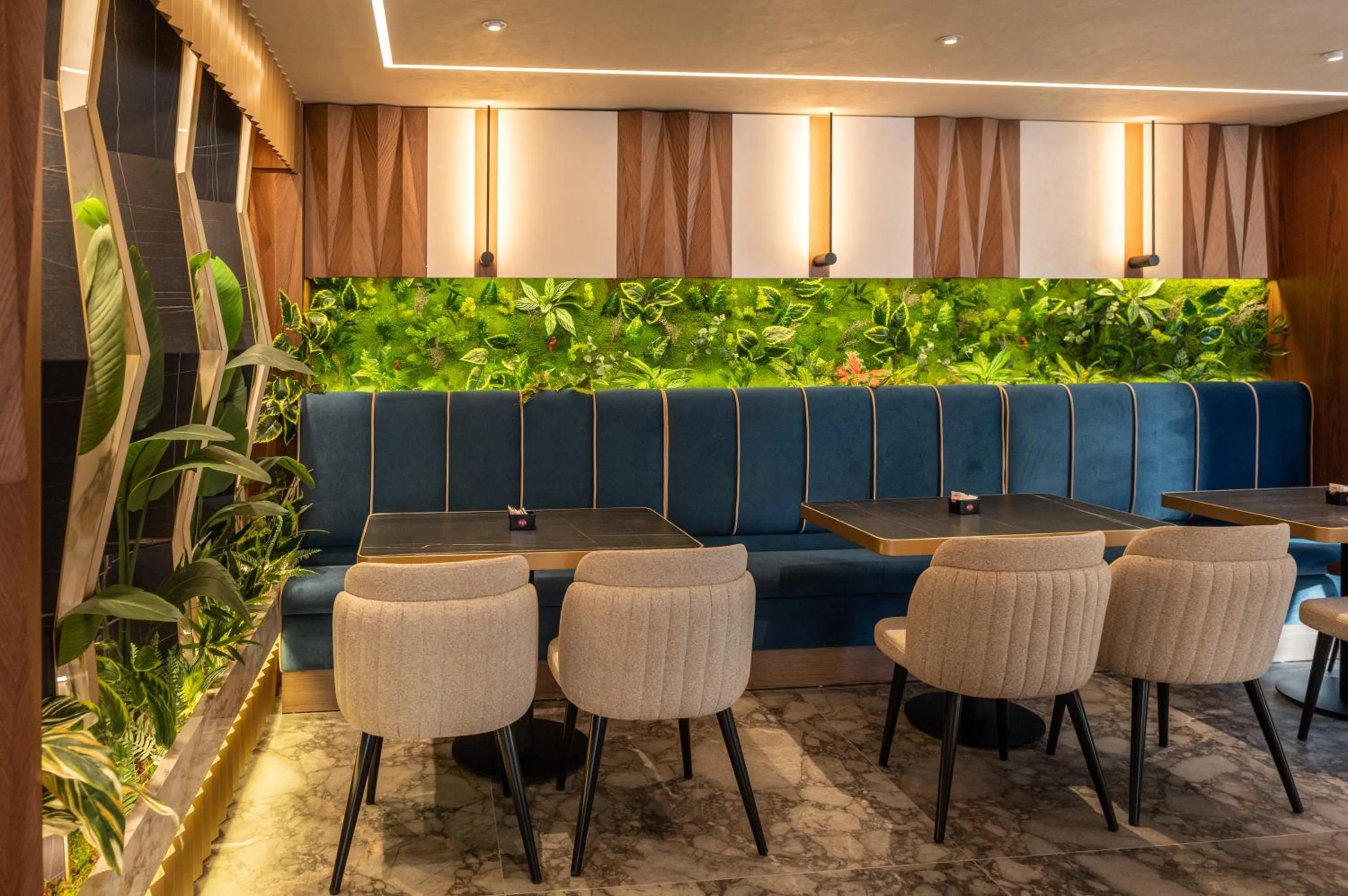 Lobby or reception in Mattis Hotel