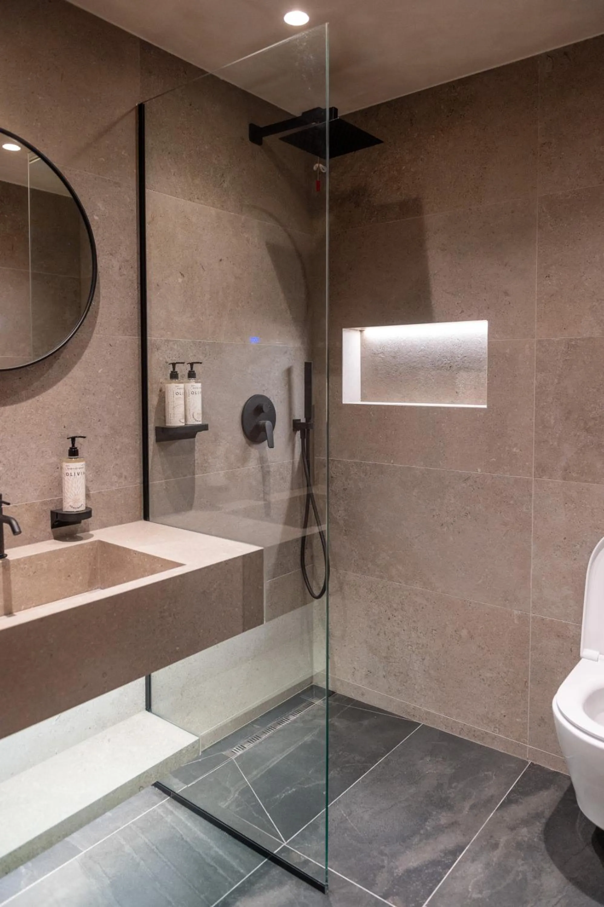 Bathroom in Mattis Hotel