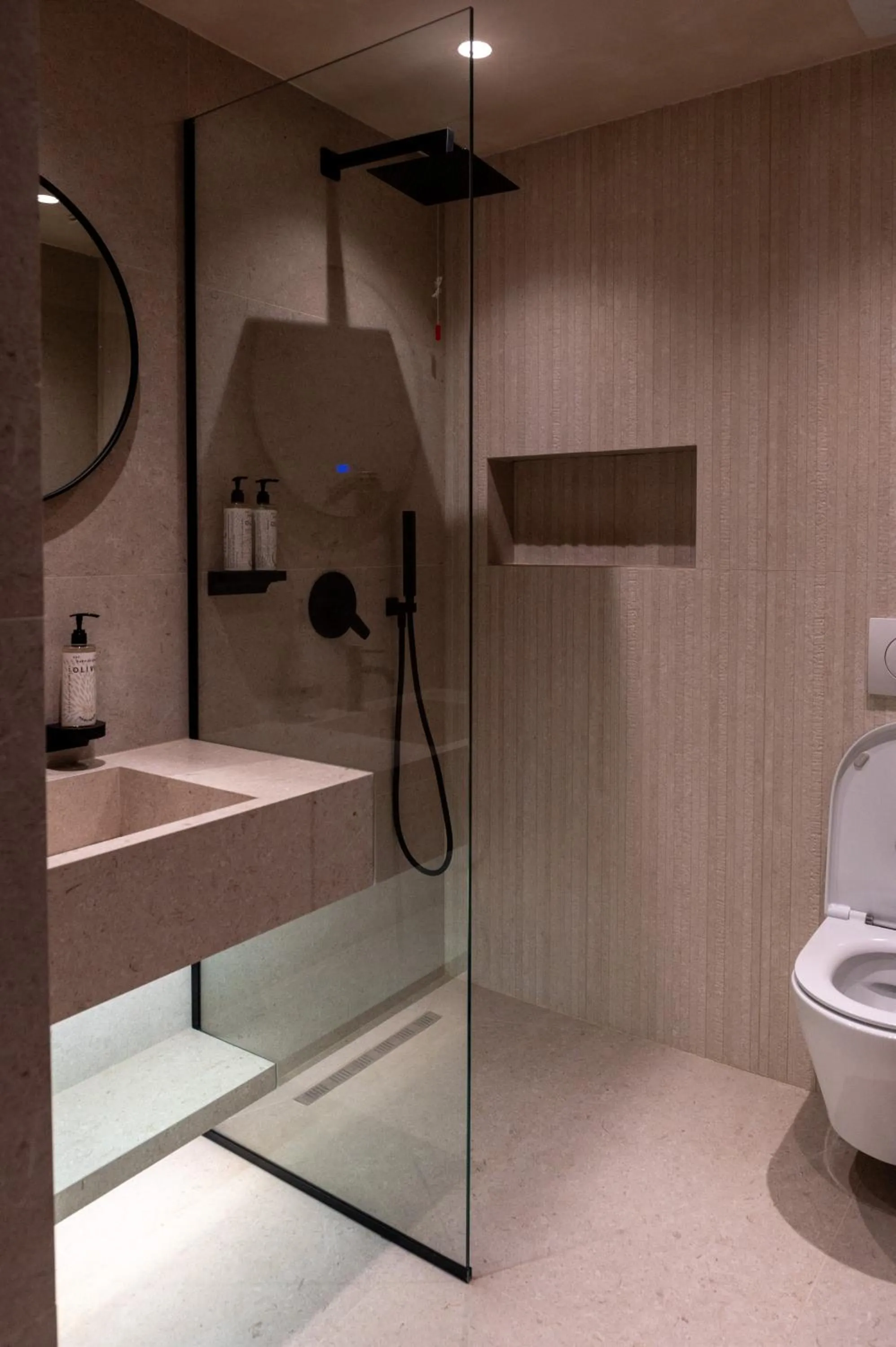 Bathroom in Mattis Hotel