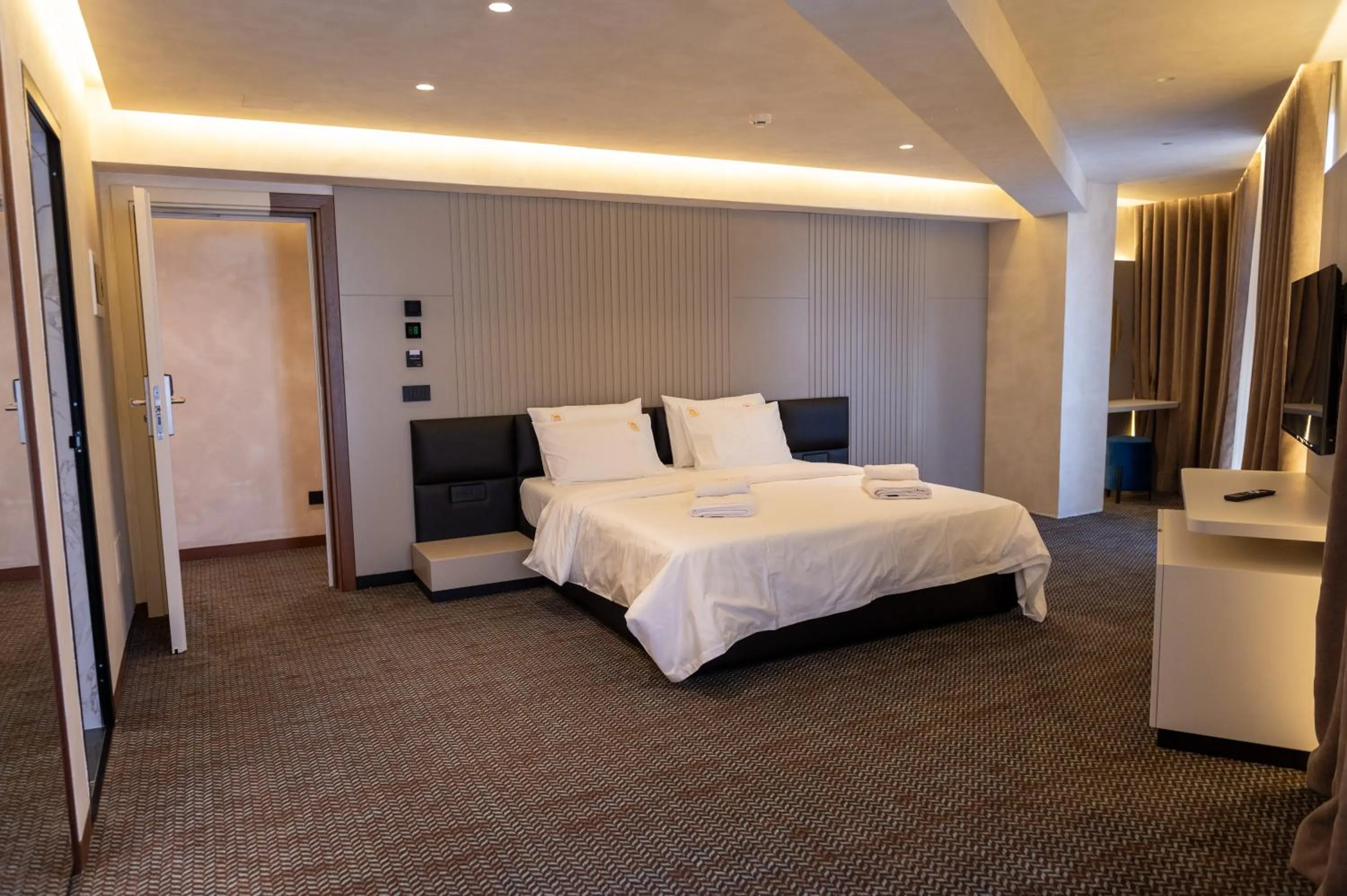 Photo of the whole room, Bed in Mattis Hotel