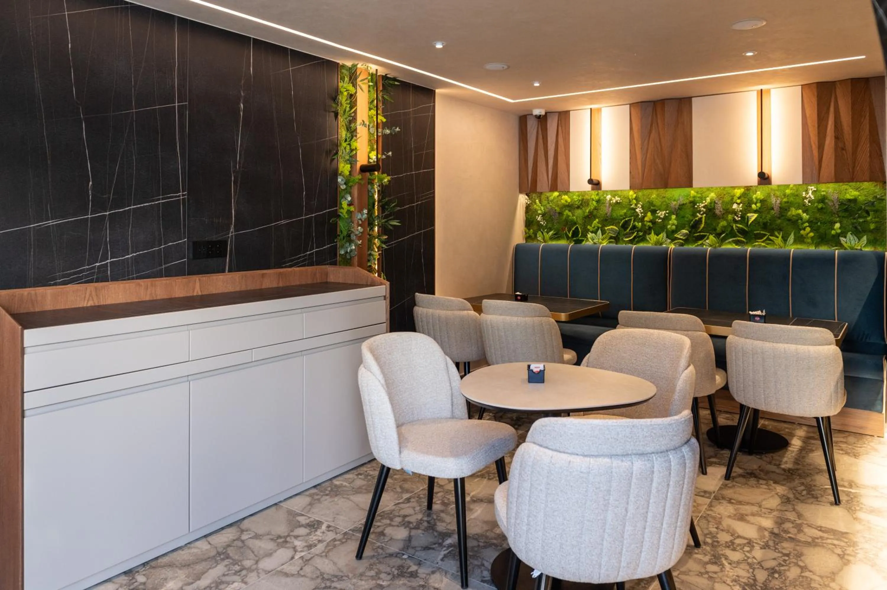 Lounge or bar in Mattis Hotel