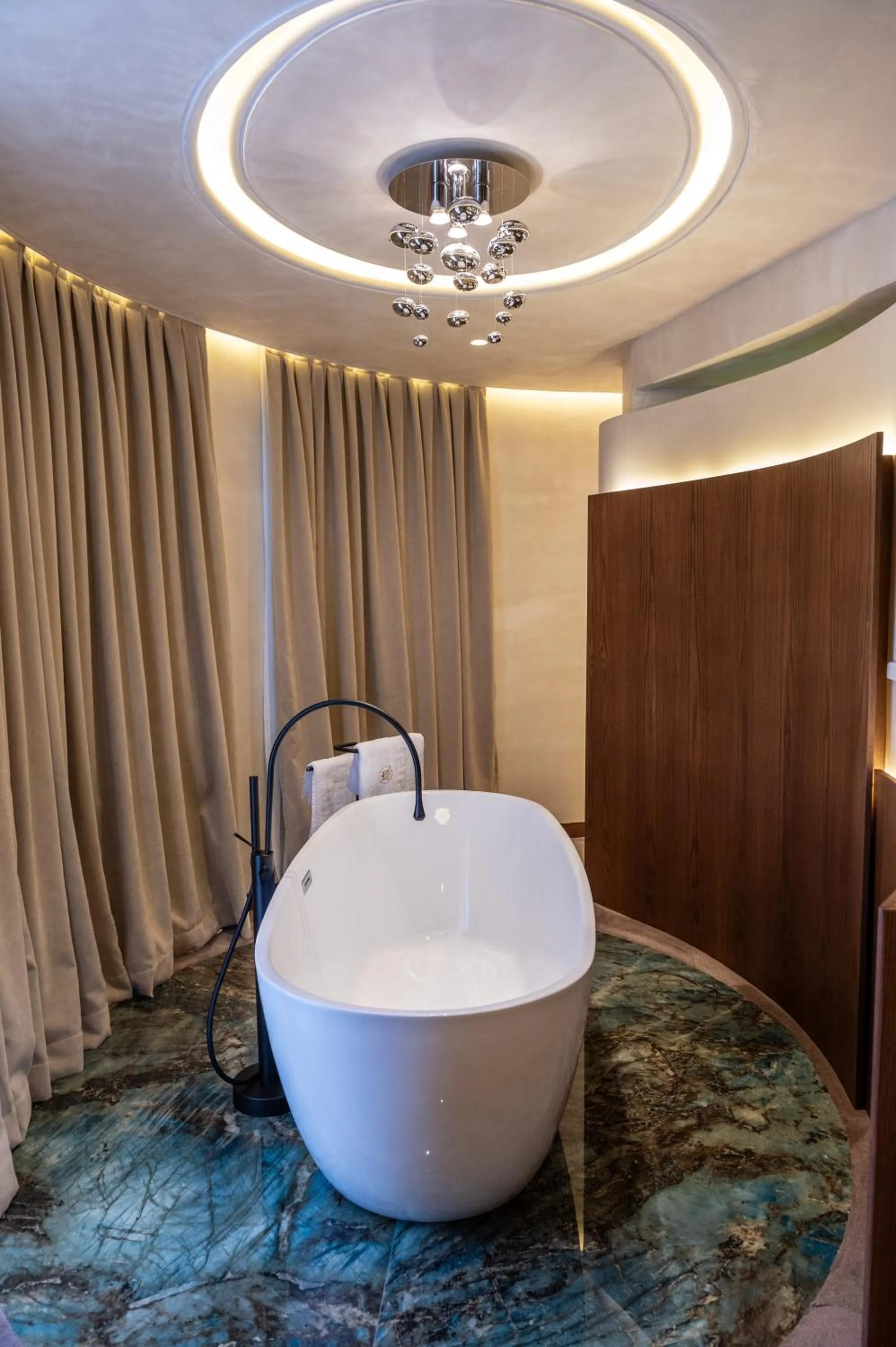 Hot Tub in Mattis Hotel