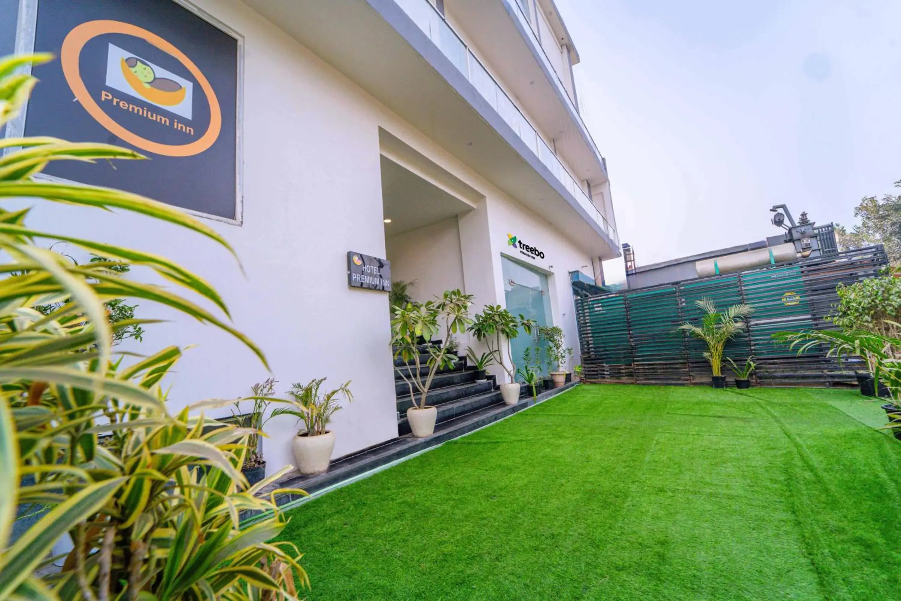 Property building in Treebo Premium Inn Property building in Treebo Premium Inn