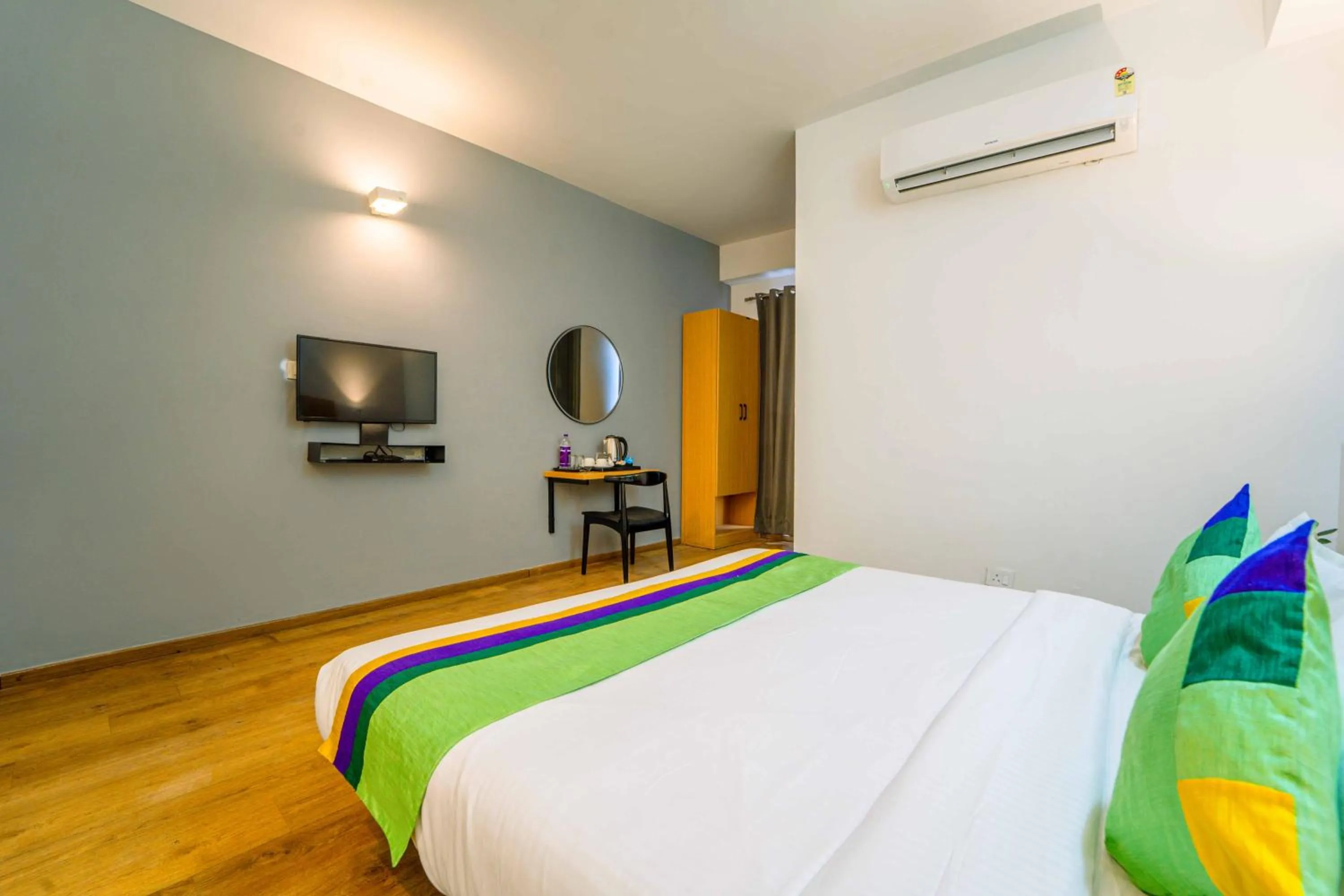 Bedroom, Bed in Treebo Premium Inn