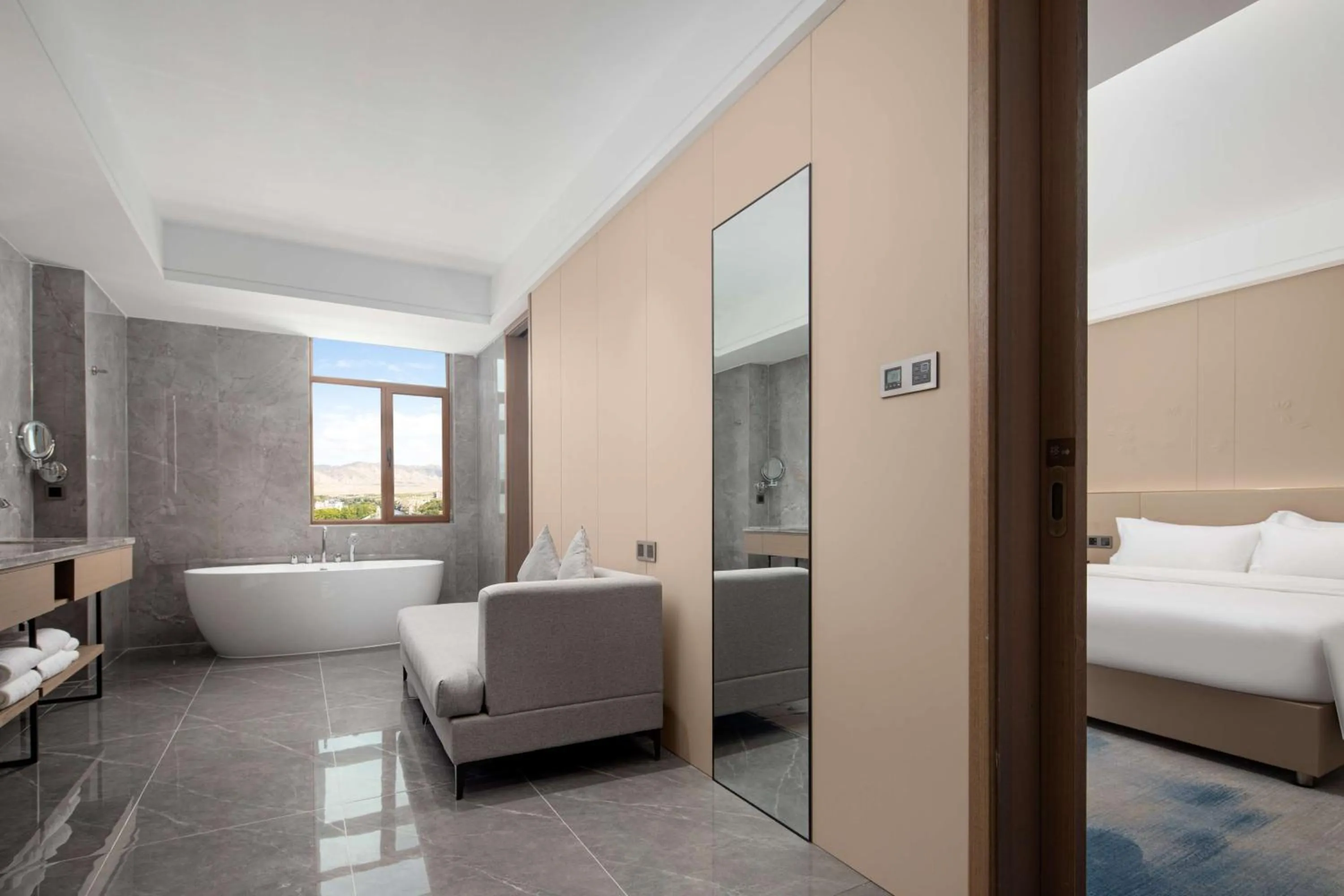 Bathroom, Bed in Doubletree By Hilton Altay Fuyun