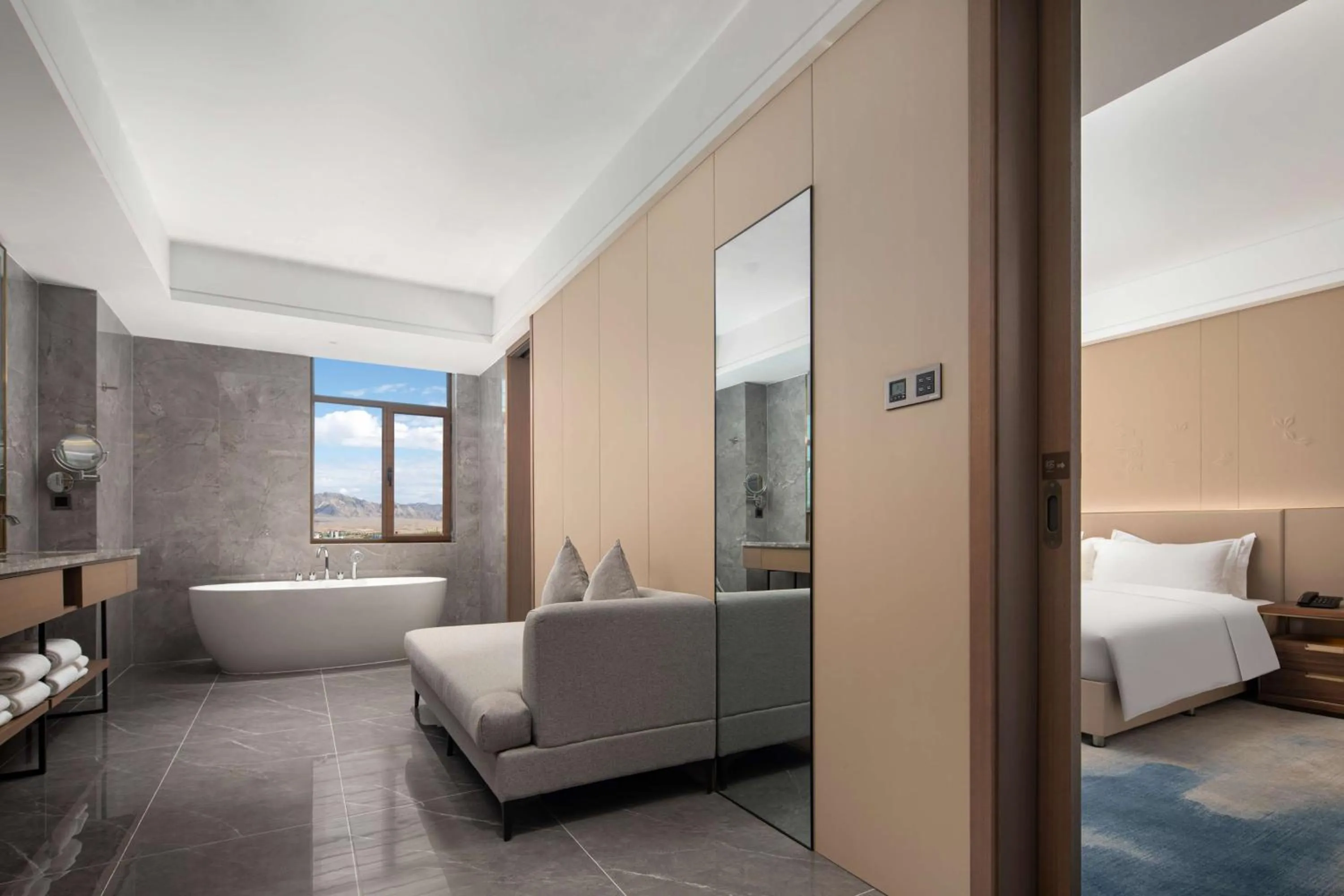 Bathroom, Bed in Doubletree By Hilton Altay Fuyun