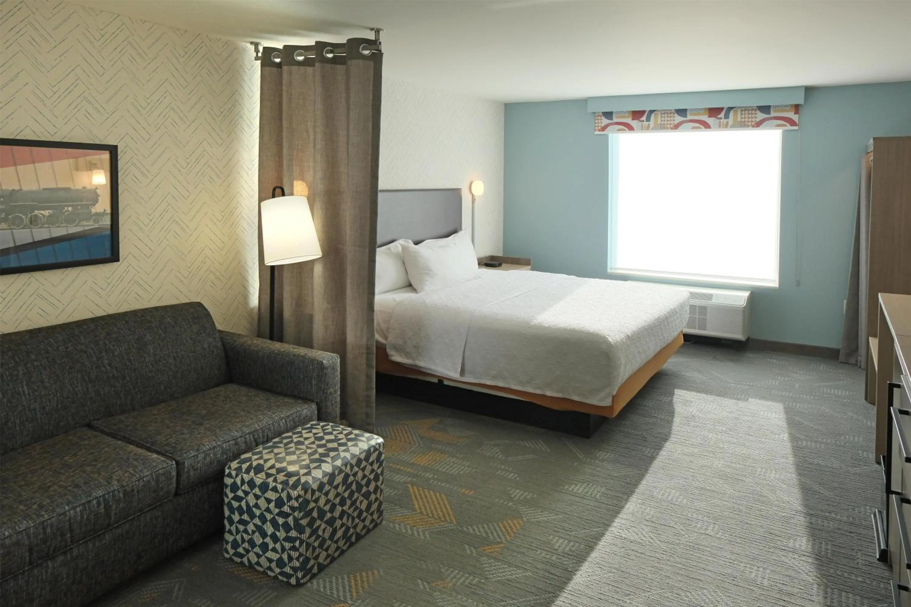 Bed in Home2 Suites By Hilton Lima