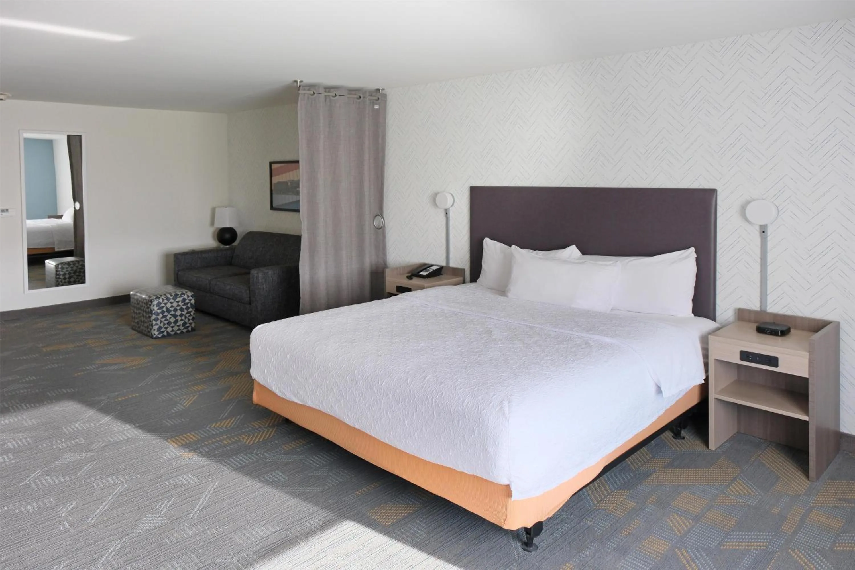 Bed in Home2 Suites By Hilton Lima