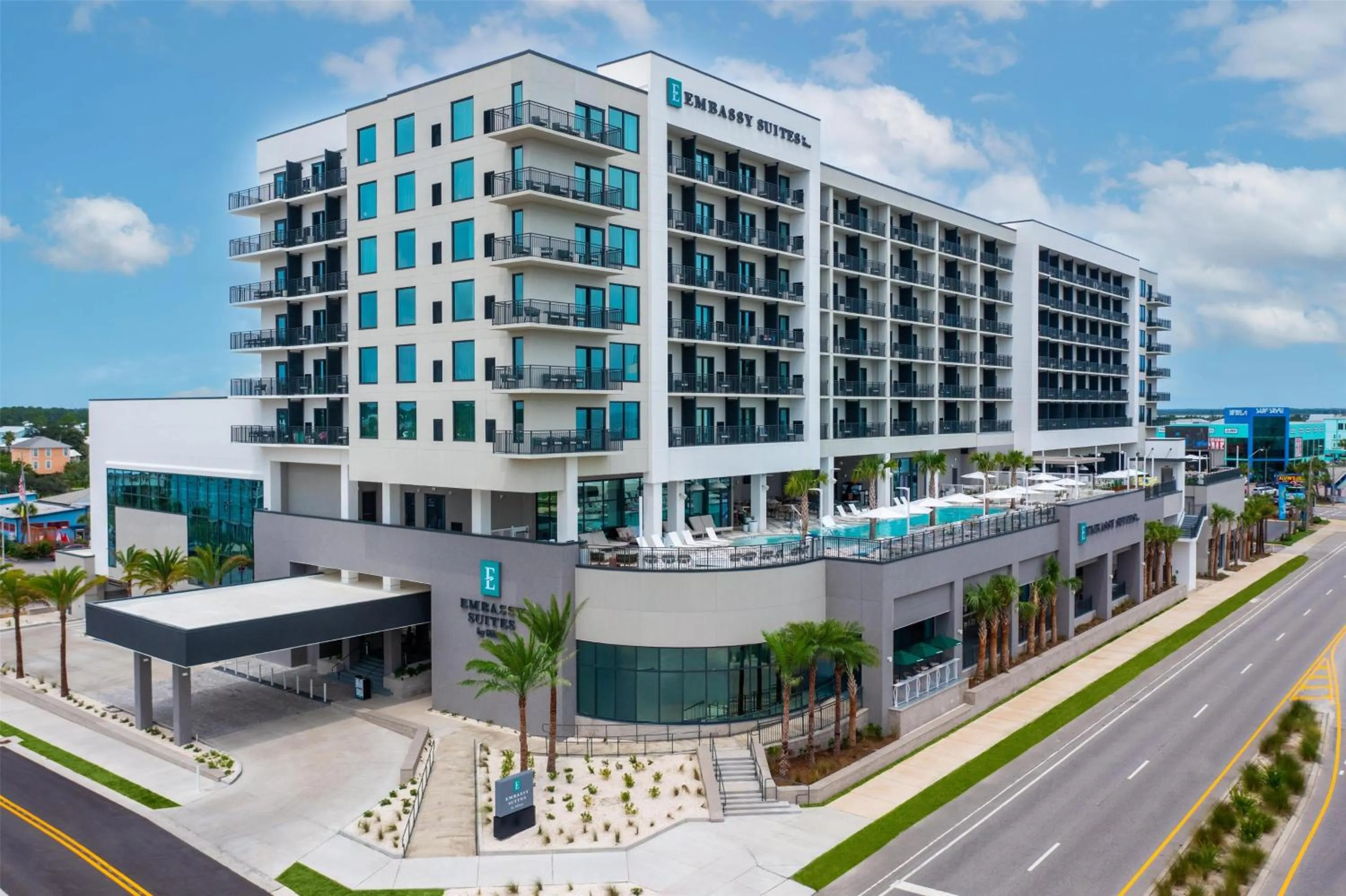 Property building in Embassy Suites By Hilton Gulf Shores Beach Resort