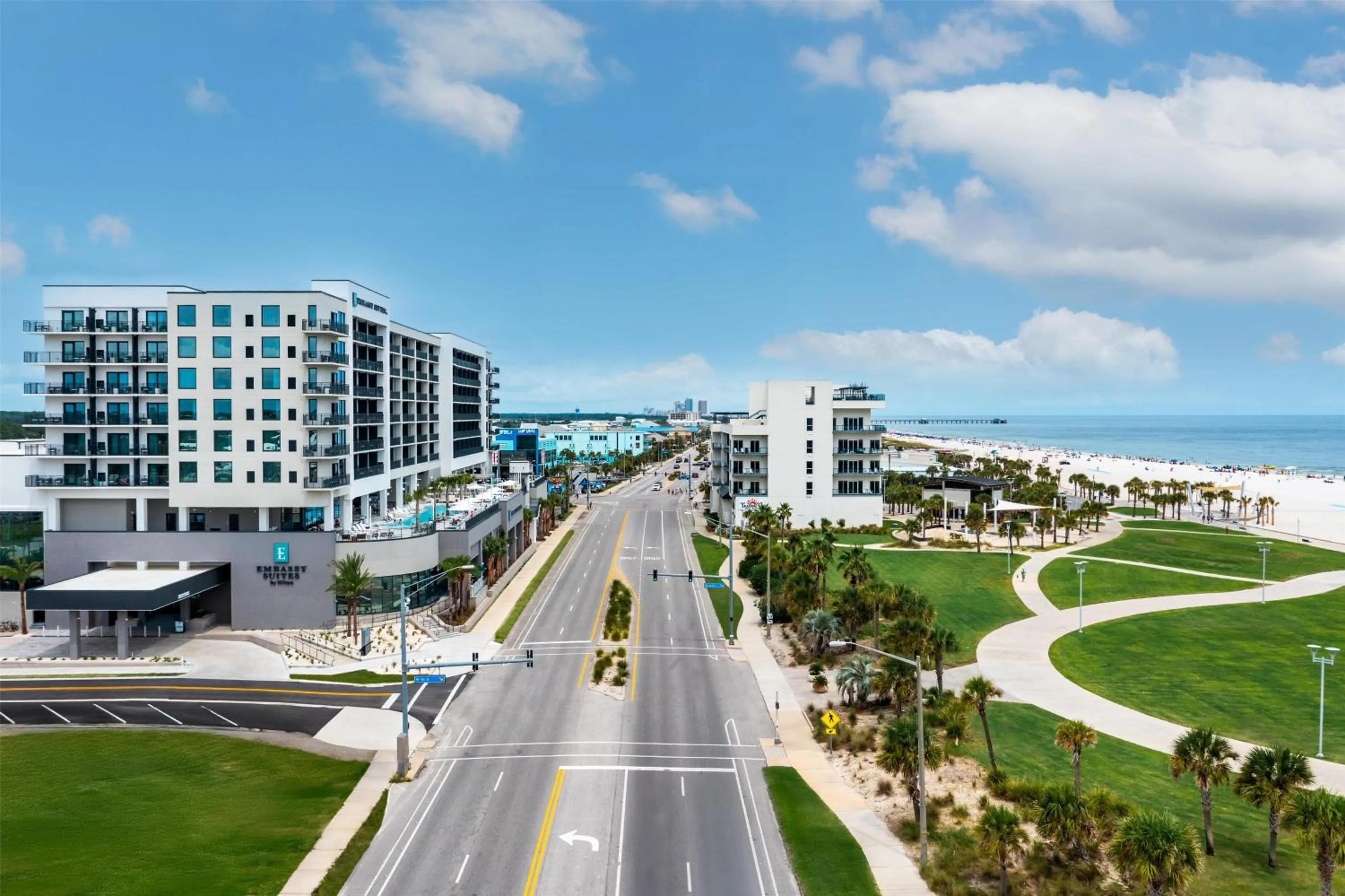 Property building in Embassy Suites By Hilton Gulf Shores Beach Resort