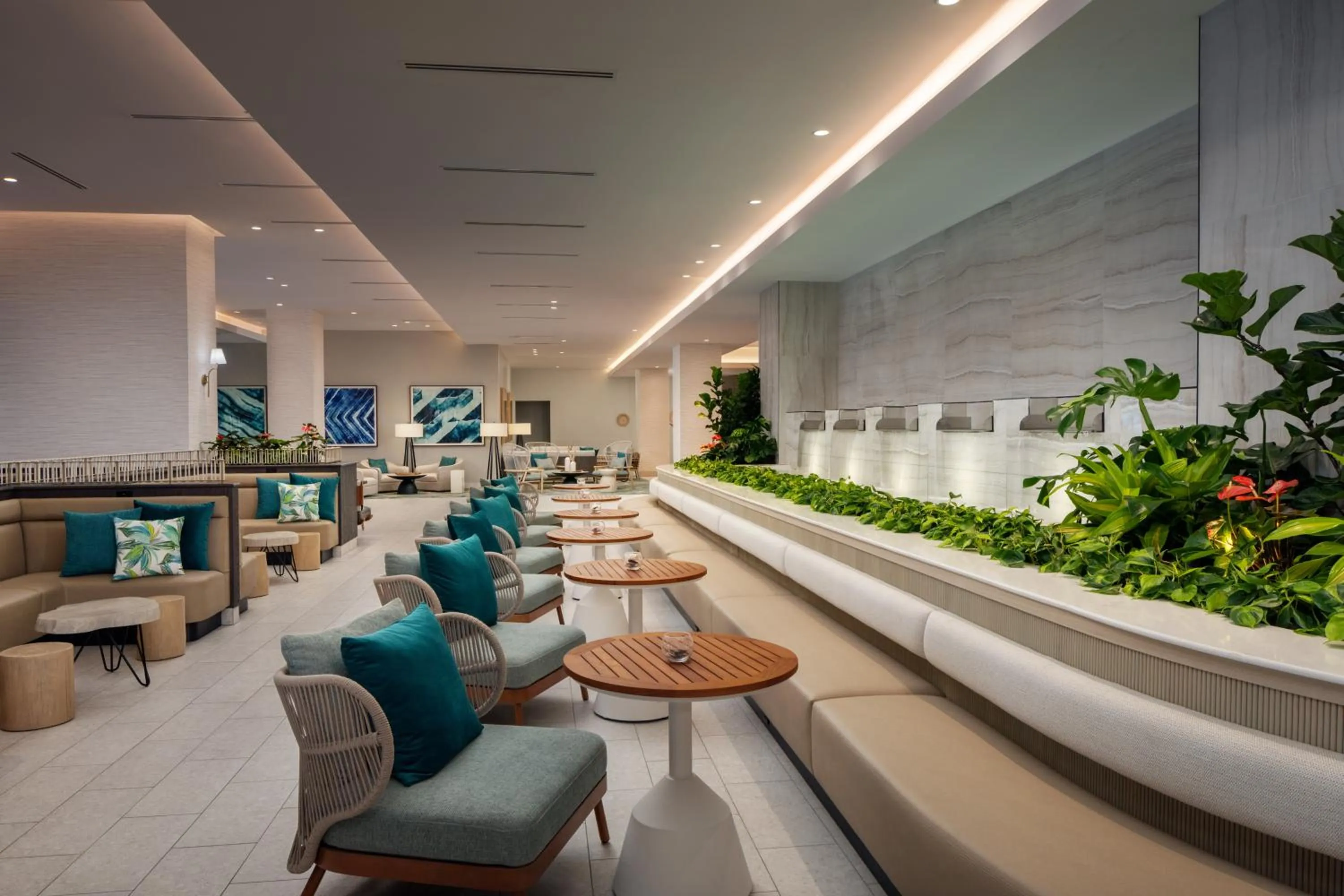 Seating area in Embassy Suites By Hilton Gulf Shores Beach Resort