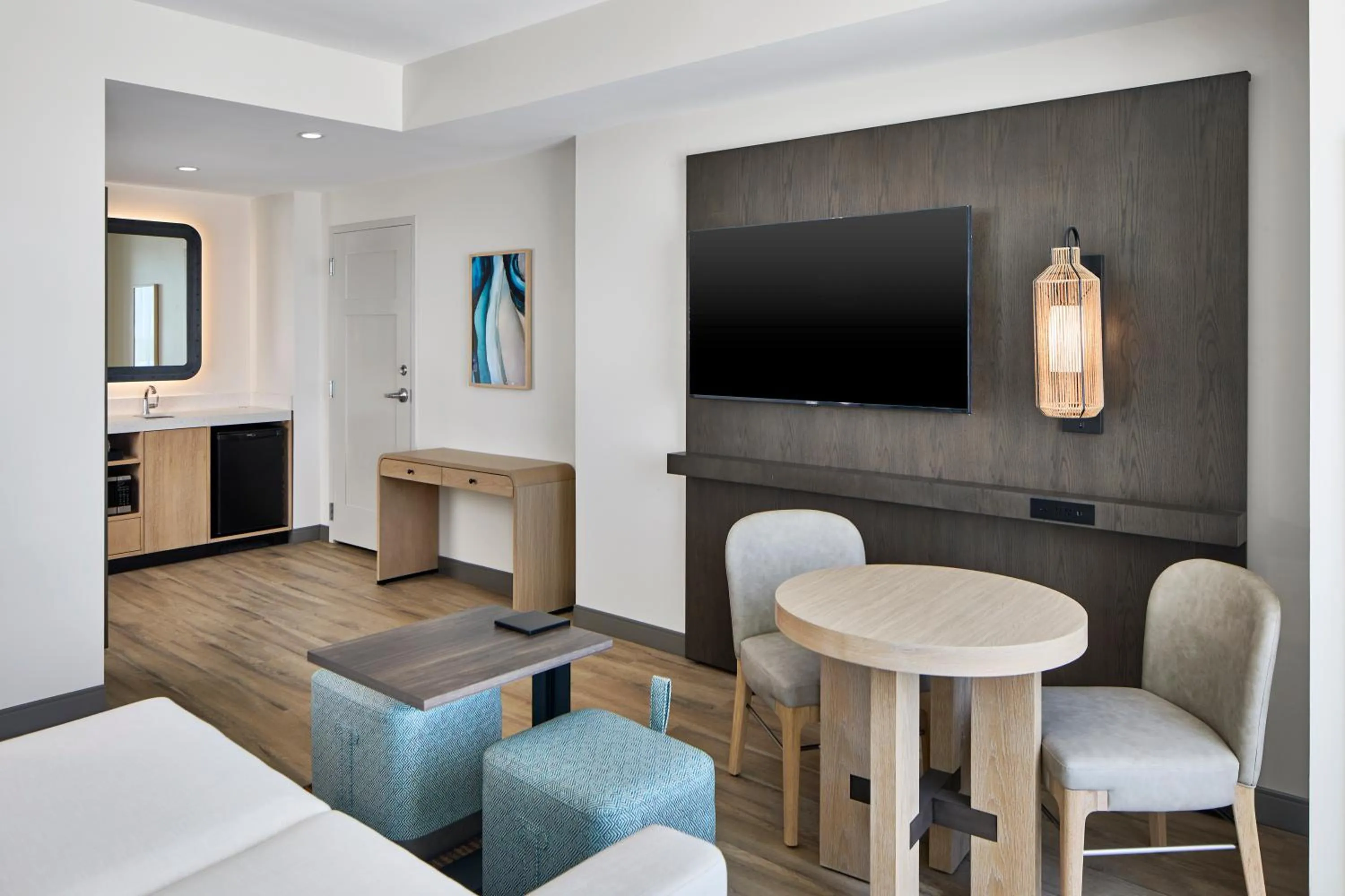 Seating area, Bed in Embassy Suites By Hilton Gulf Shores Beach Resort