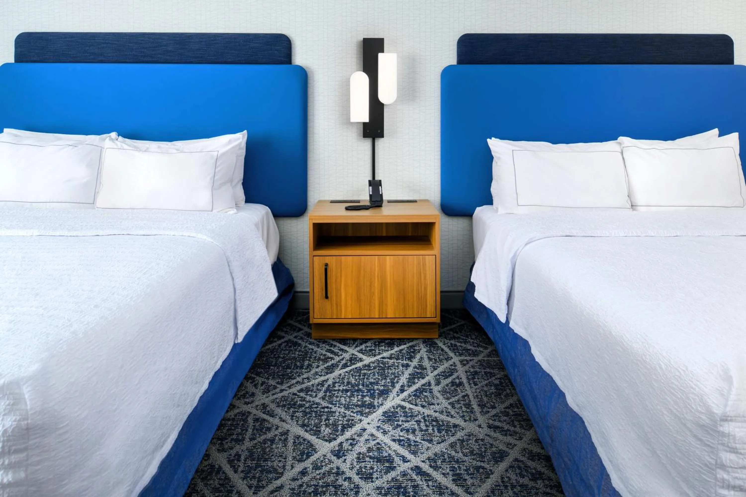 Bed in Hampton Inn By Hilton St Louis Airport