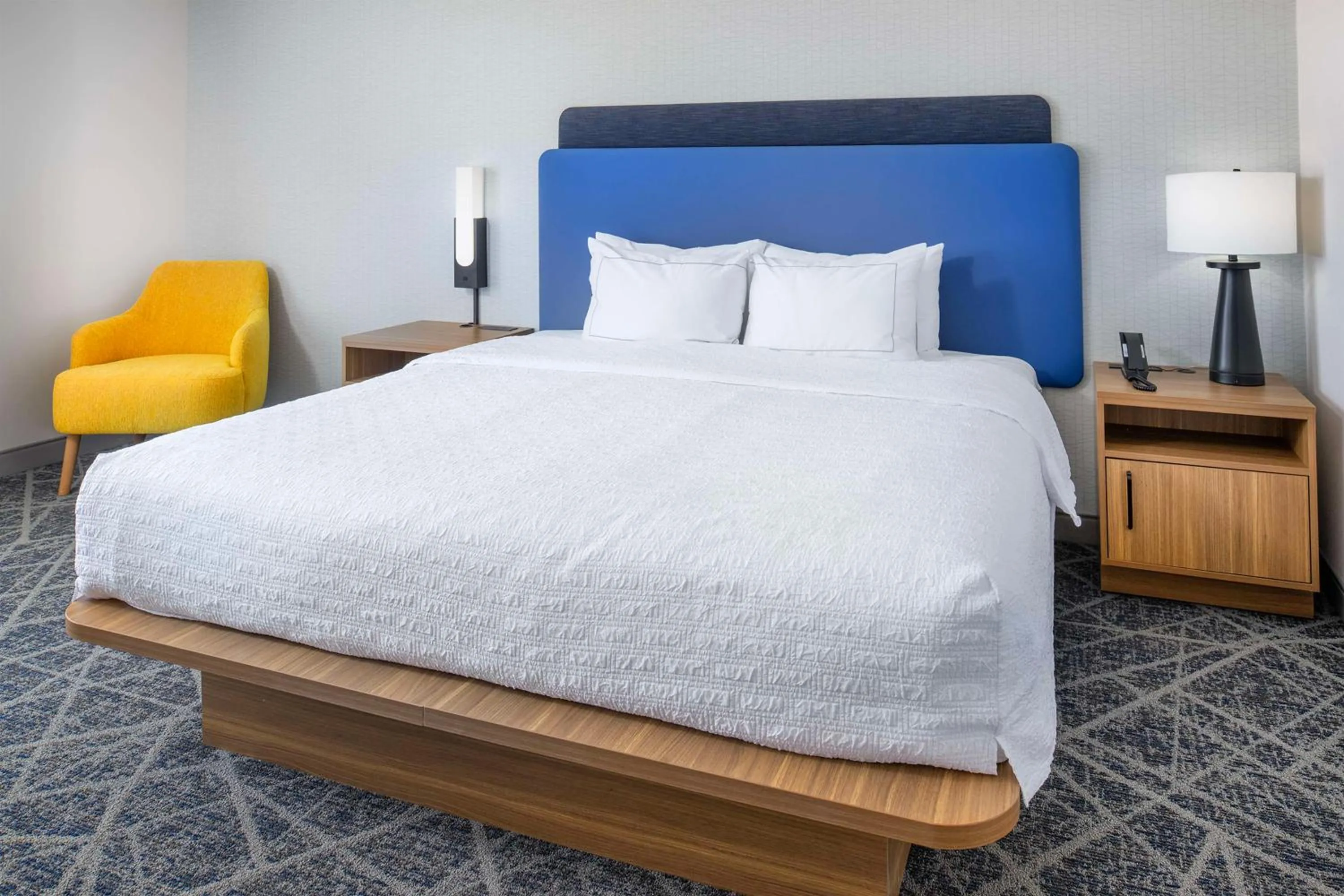 Bed in Hampton Inn By Hilton St Louis Airport