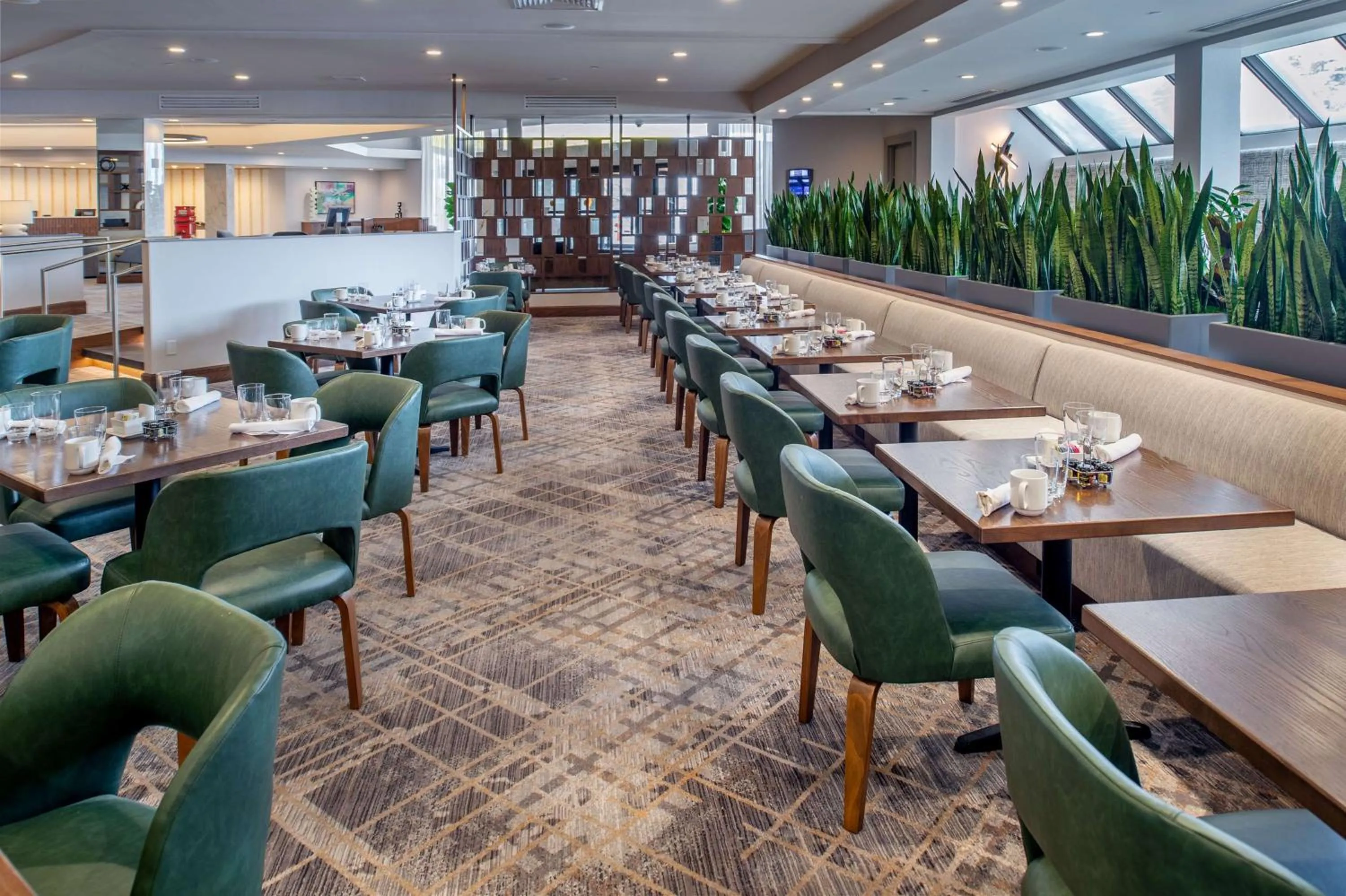 Restaurant/places to eat in Hampton Inn By Hilton St Louis Airport