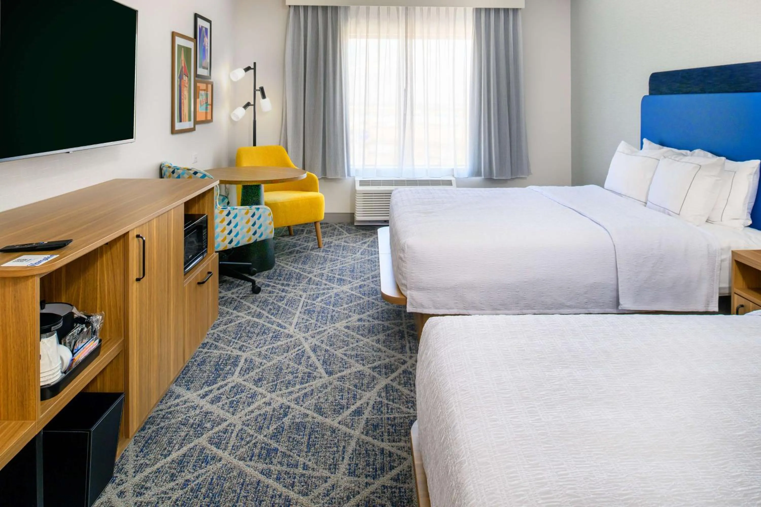 Bed in Hampton Inn By Hilton St Louis Airport