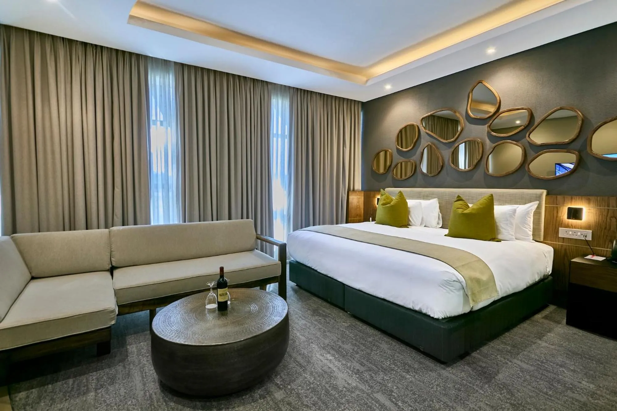 Photo of the whole room, Bed in Cresta Grande Jwaneng