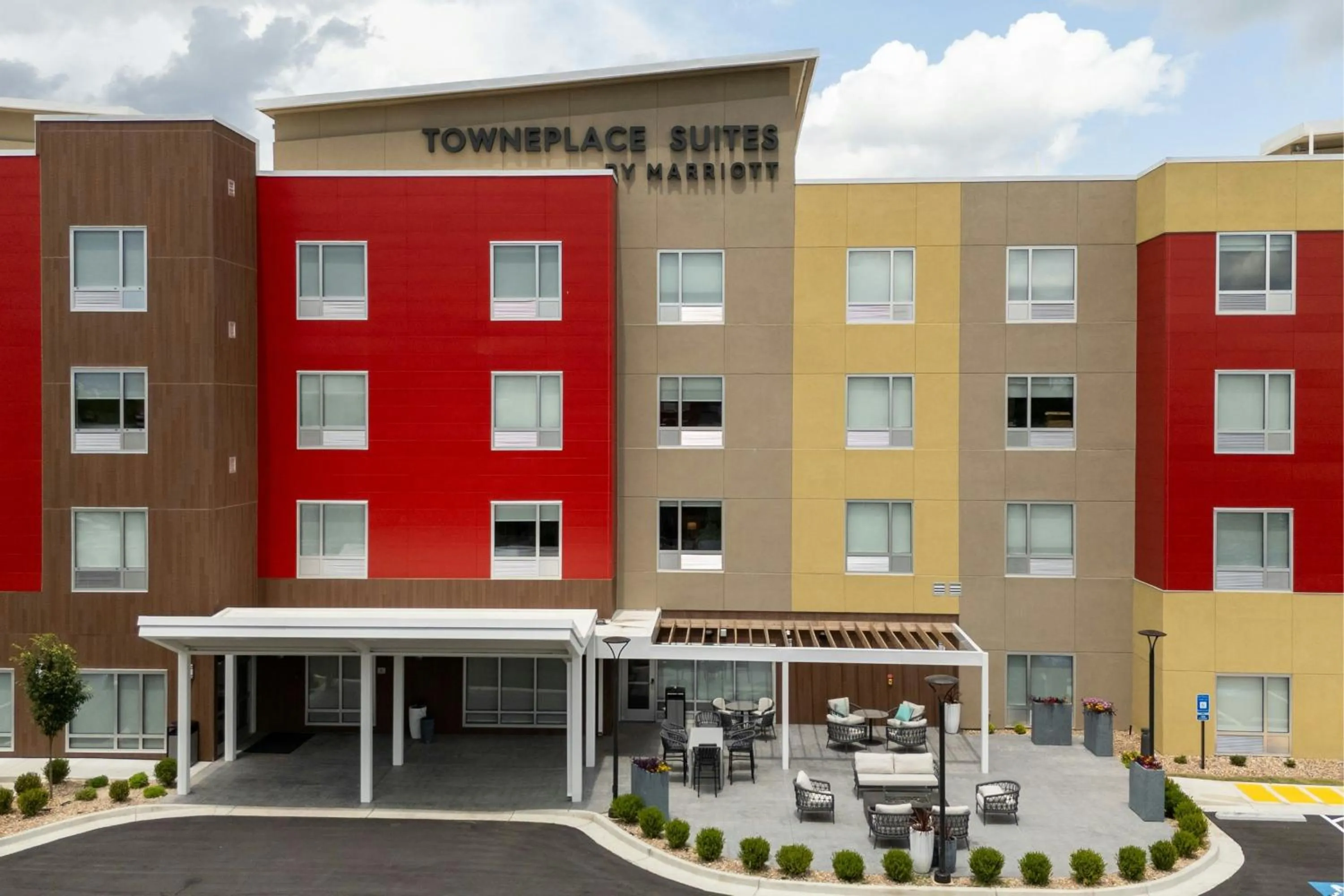 Property building in TownePlace Suites By Marriott Atlanta Fairburn