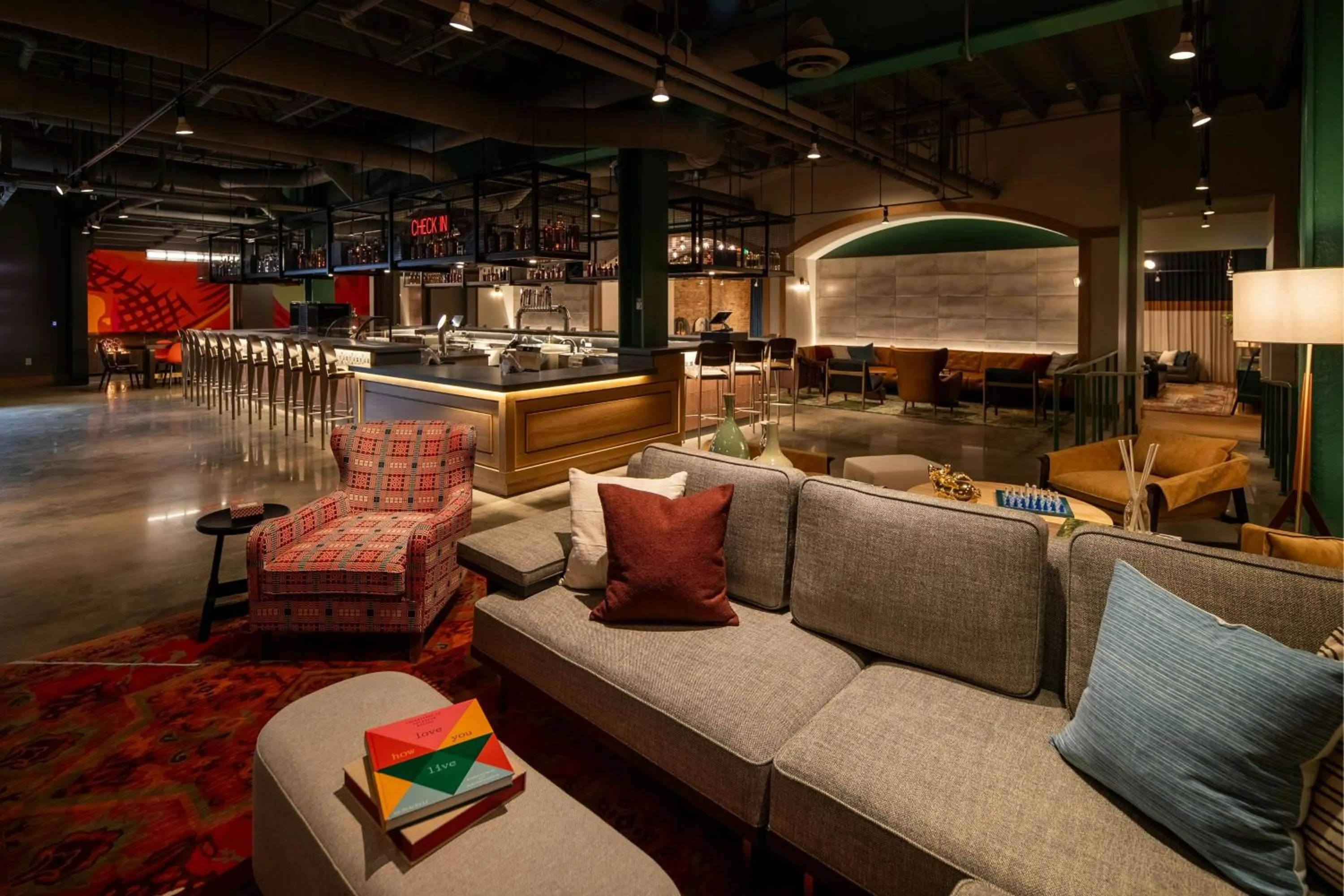 Lounge or bar in Moxy Cincinnati Downtown