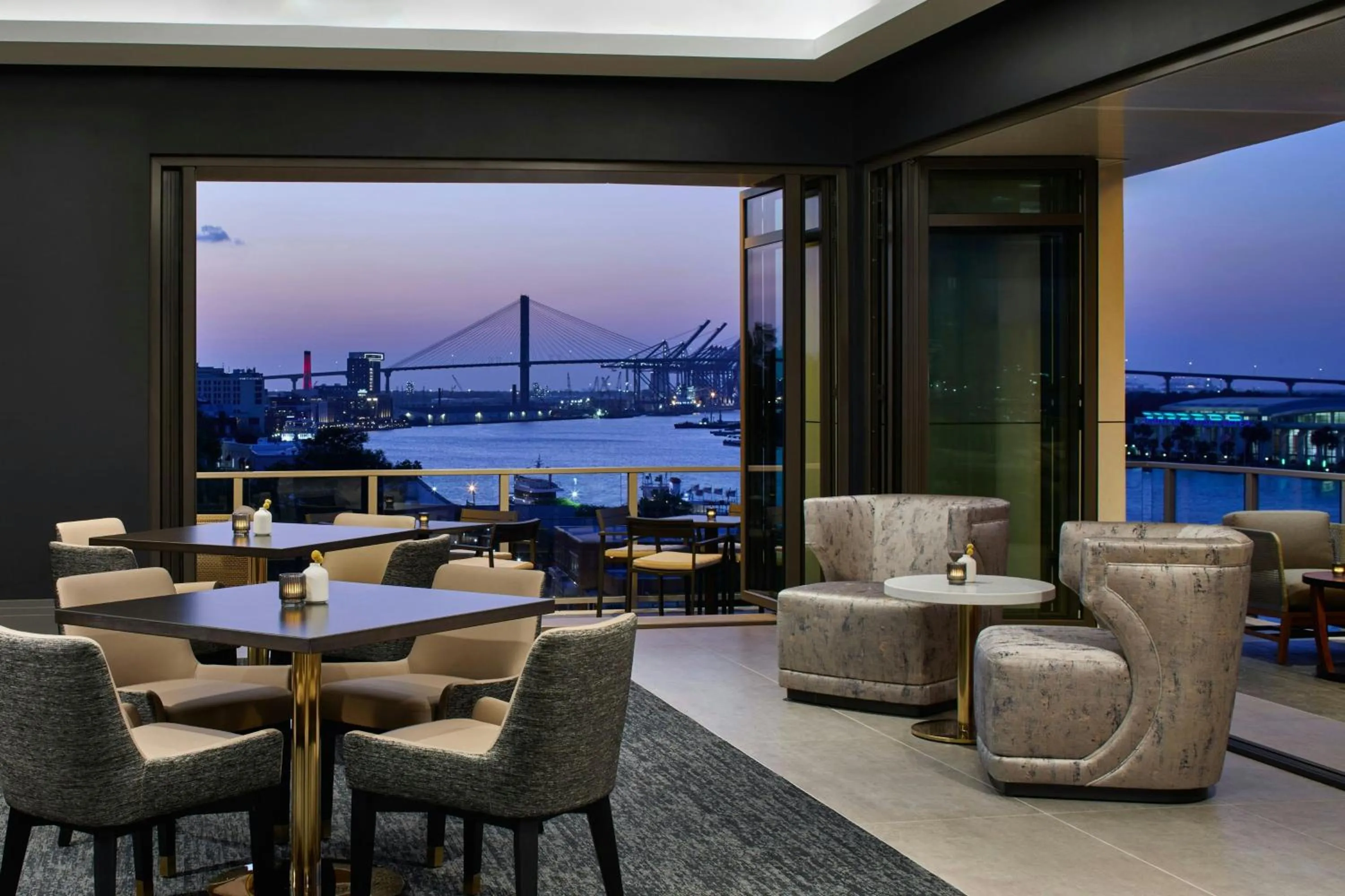 Lounge or bar in AC Hotel Savannah Historic District