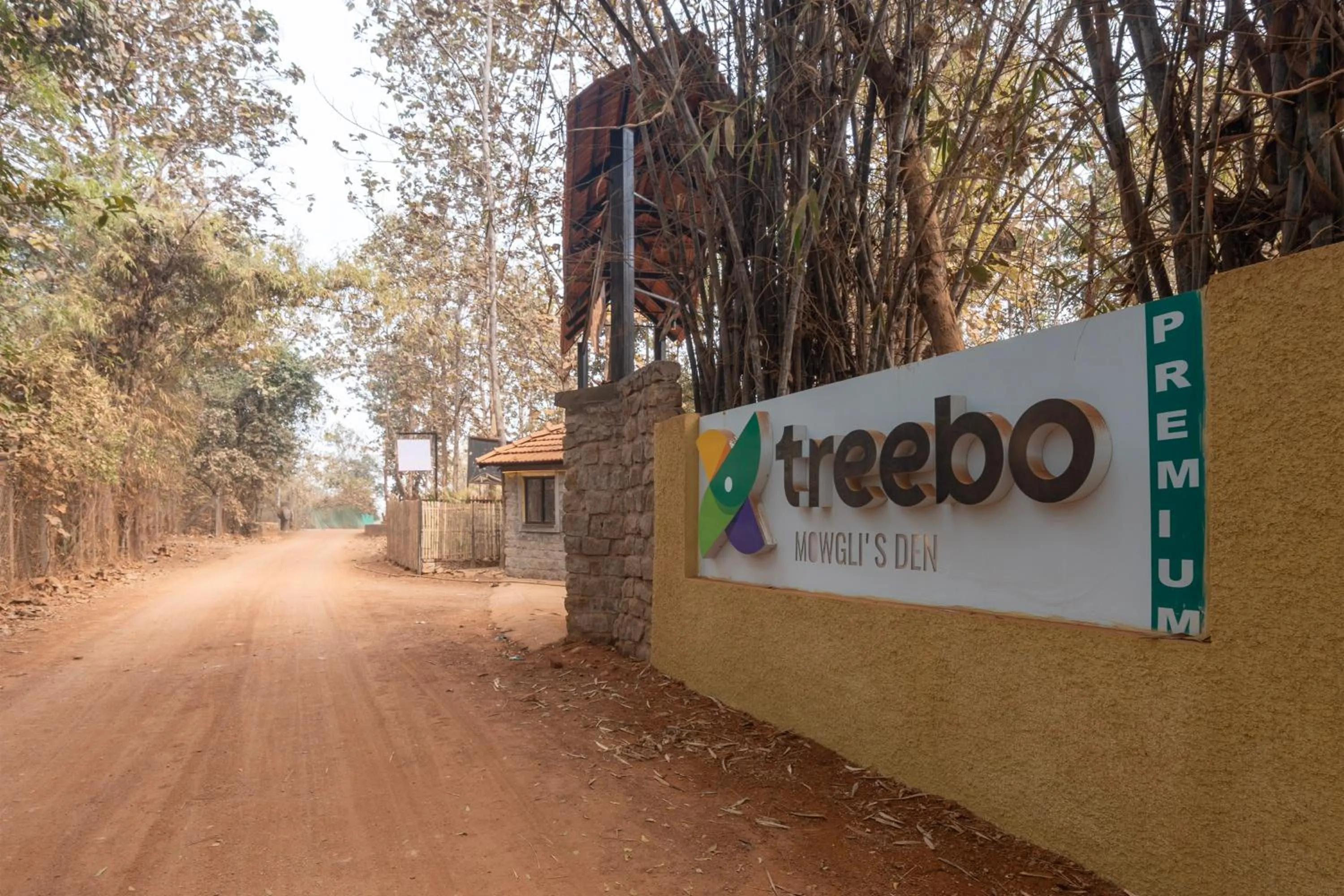 Facade/entrance in Treebo Premium Mowgli's Den Pench with Swimming Pool