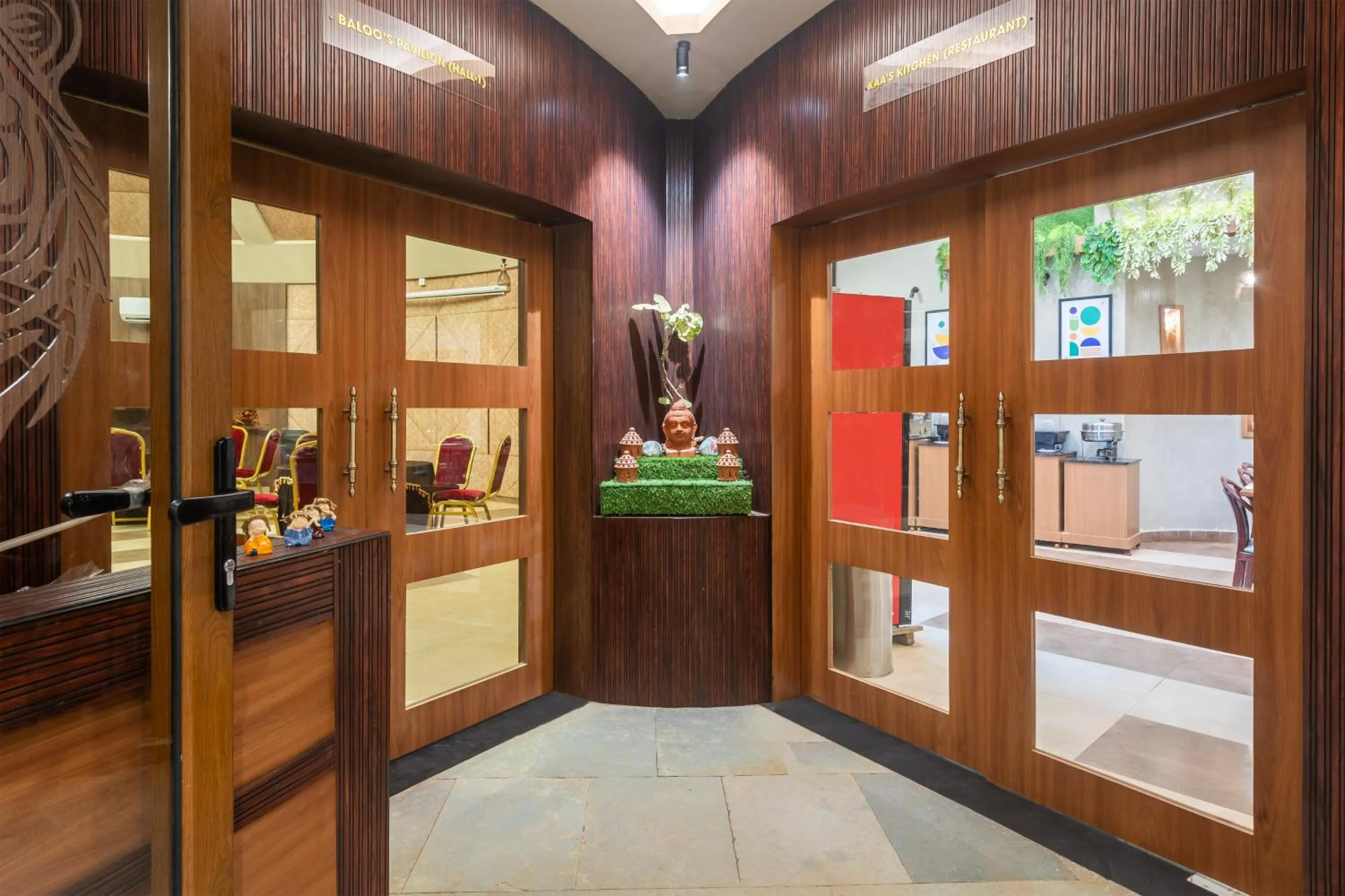 Facade/entrance in Treebo Premium Mowgli's Den Pench with Swimming Pool