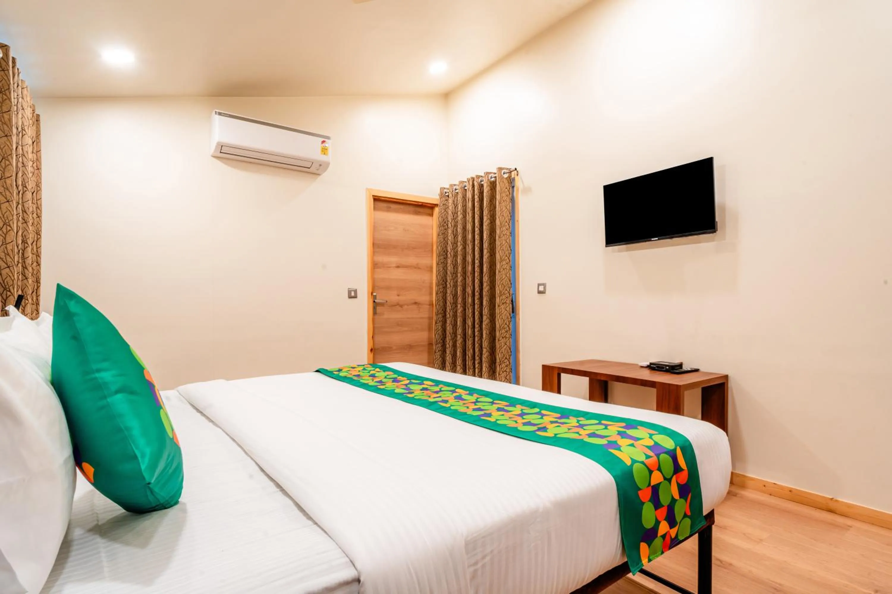 Bedroom, Bed in Treebo Premium Mowgli's Den, Pench